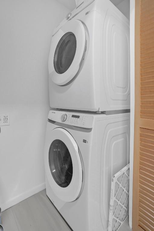 LIGHTHOUSE BAY CONDO - Residential Lease