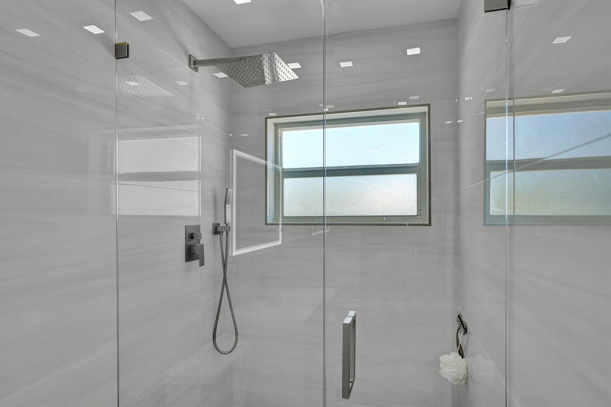 LIGHTHOUSE BAY CONDO - Residential Lease