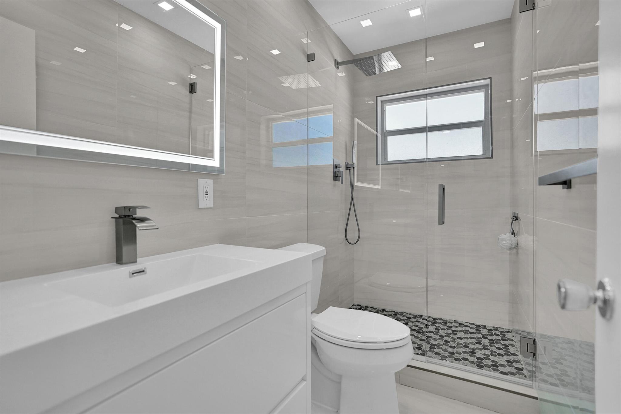 LIGHTHOUSE BAY CONDO - Residential Lease