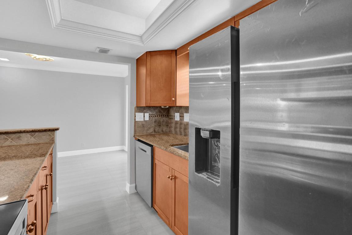 LIGHTHOUSE BAY CONDO - Residential Lease