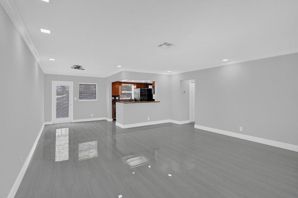 LIGHTHOUSE BAY CONDO - Residential Lease