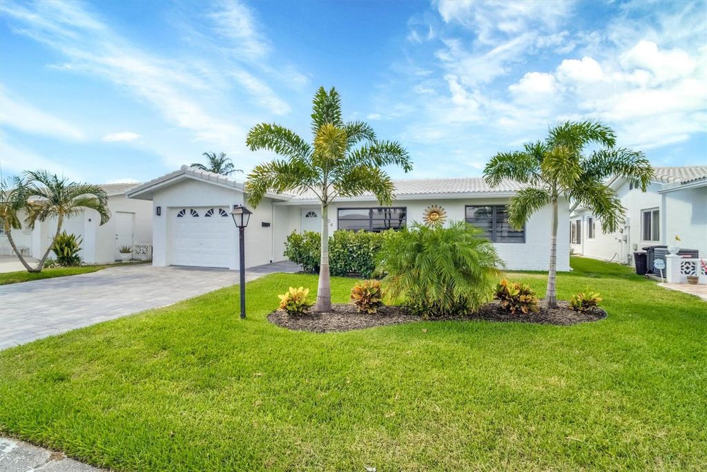 Photo of 1904 SW 17th Avenue, Boynton Beach, FL 33426 (MLS # F10509011)
