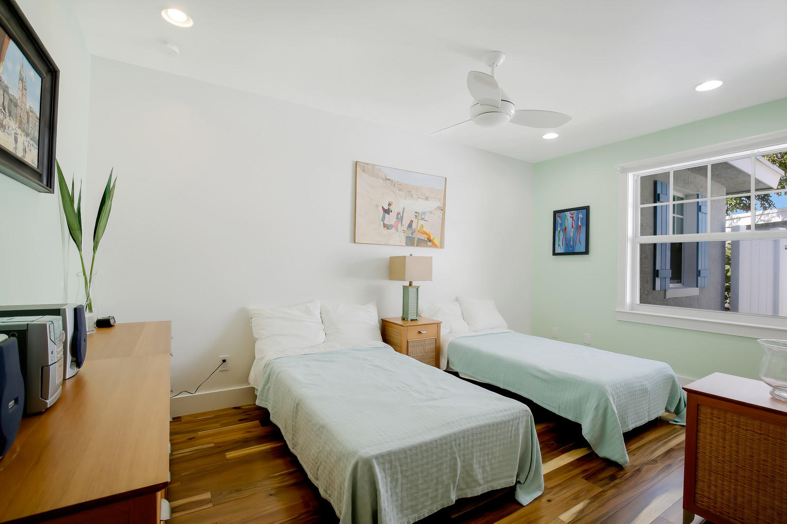 JUNO BEACH 1ST ADD - Residential Lease