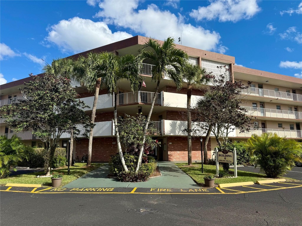 Lauderdale Oaks - Residential