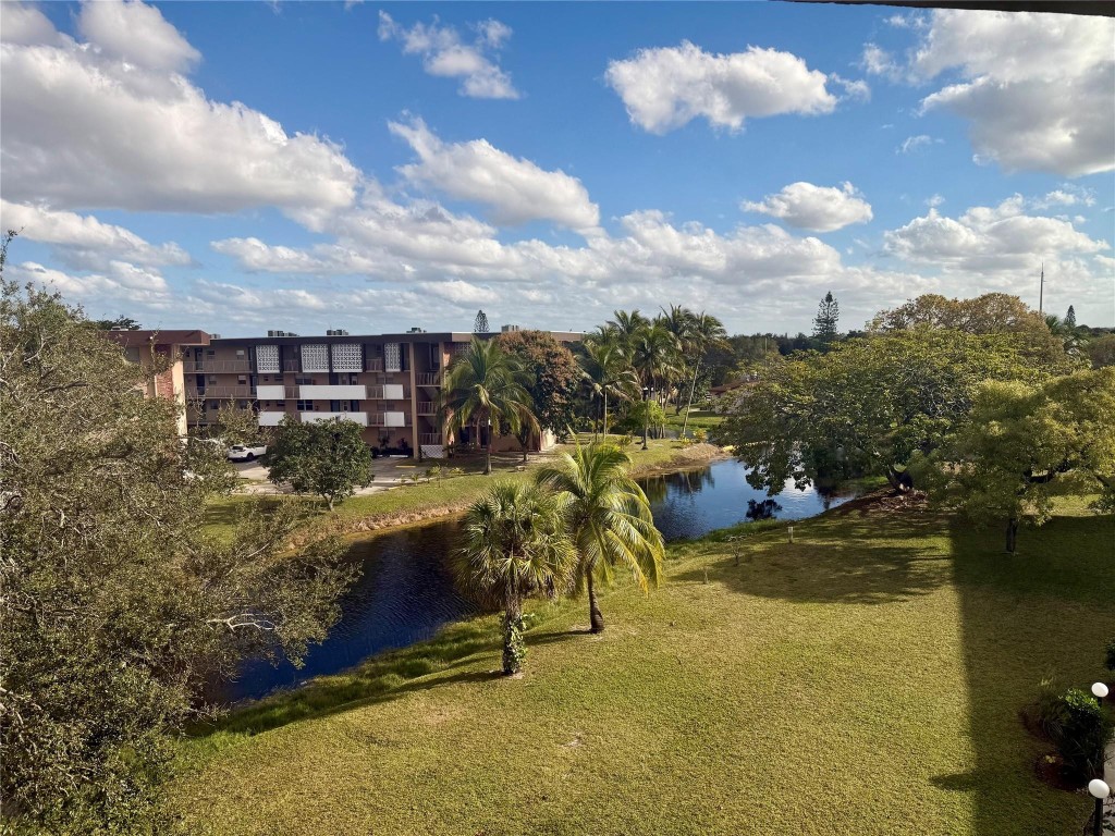 Lauderdale Oaks - Residential
