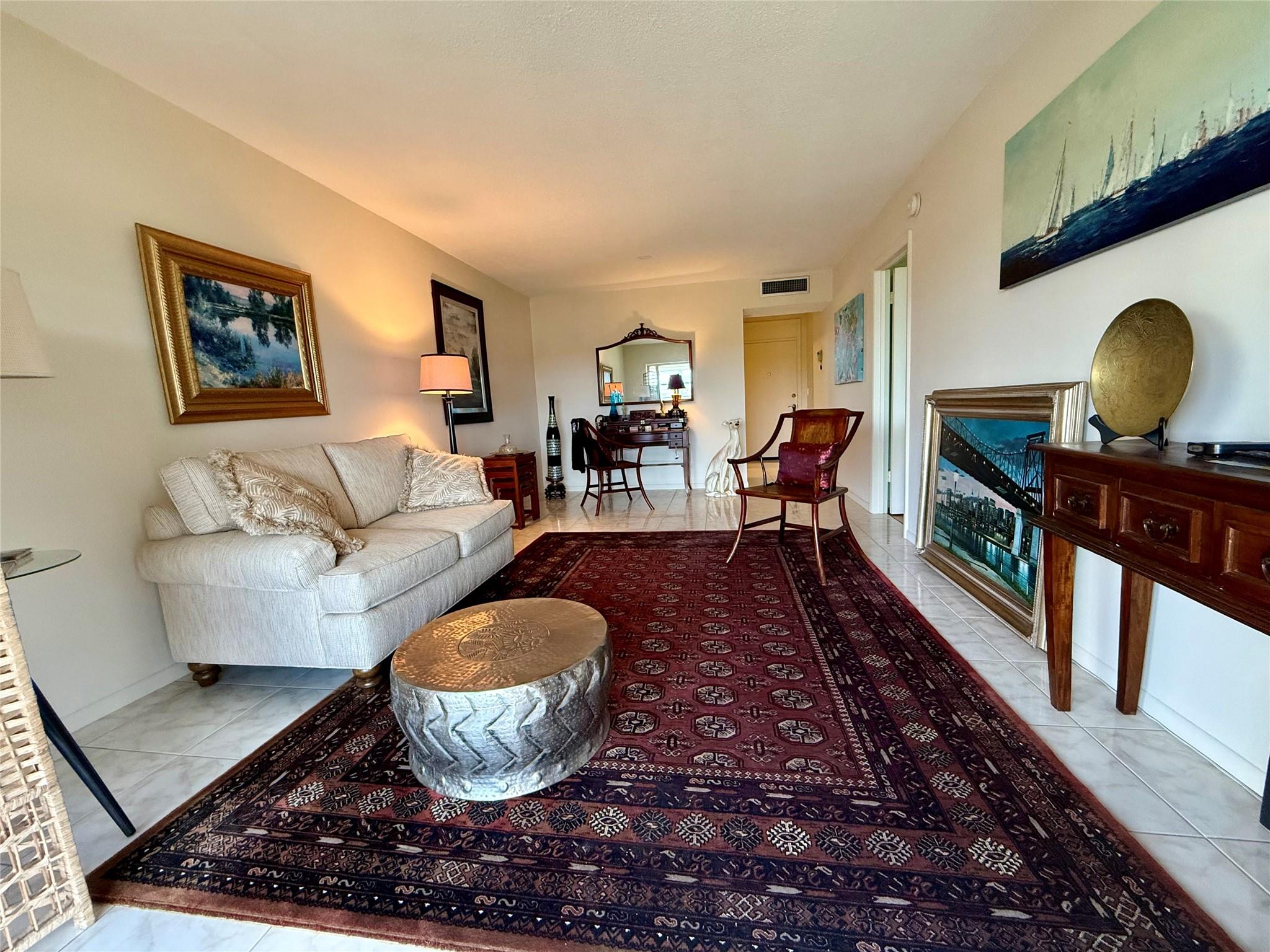 Lauderdale Oaks - Residential