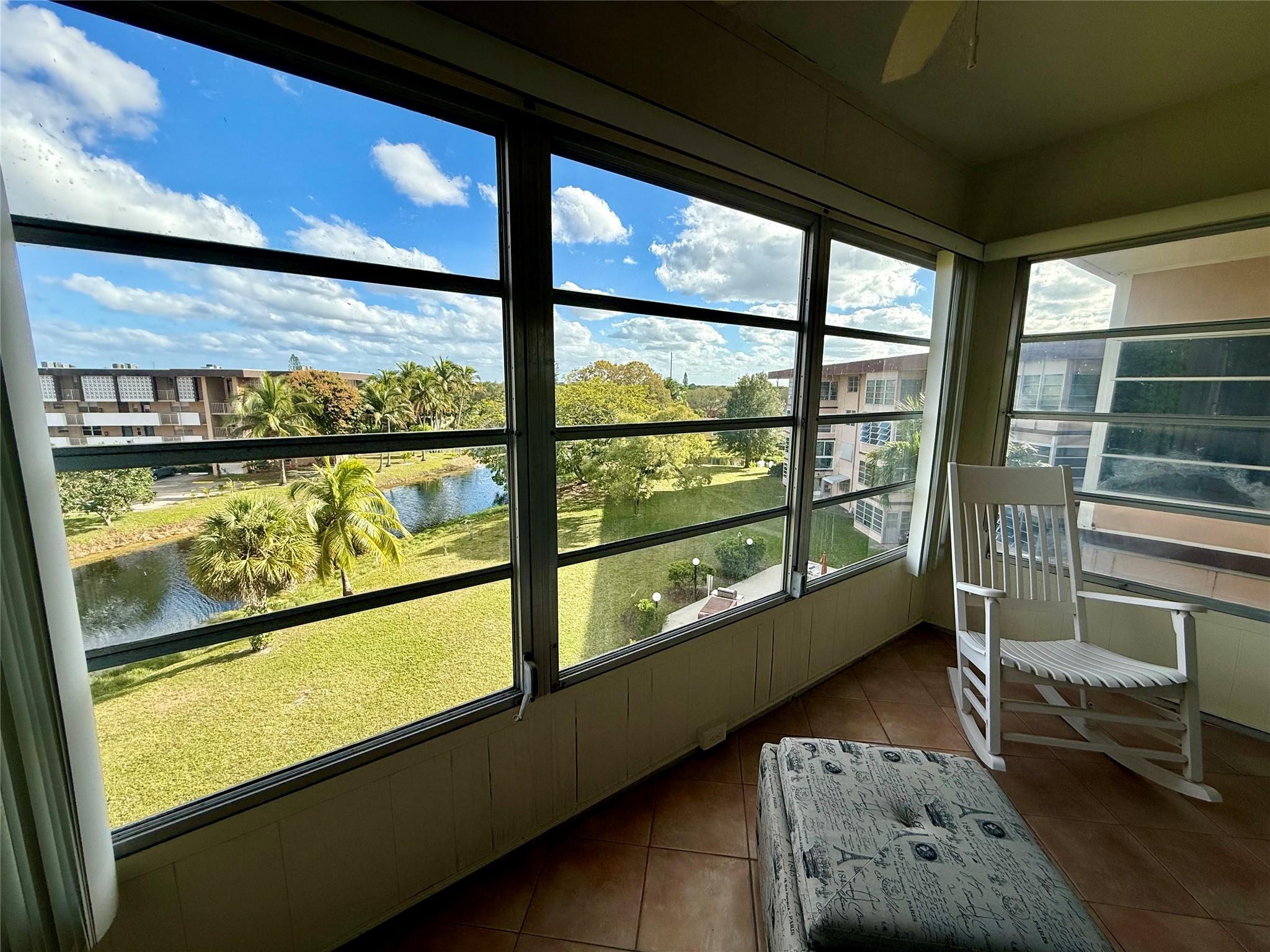 Lauderdale Oaks - Residential