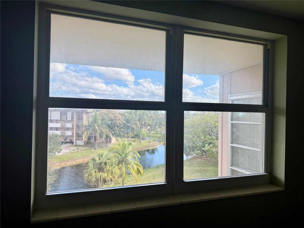 Lauderdale Oaks - Residential