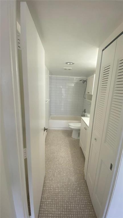 The Manors Of Inverrary I - Residential Lease