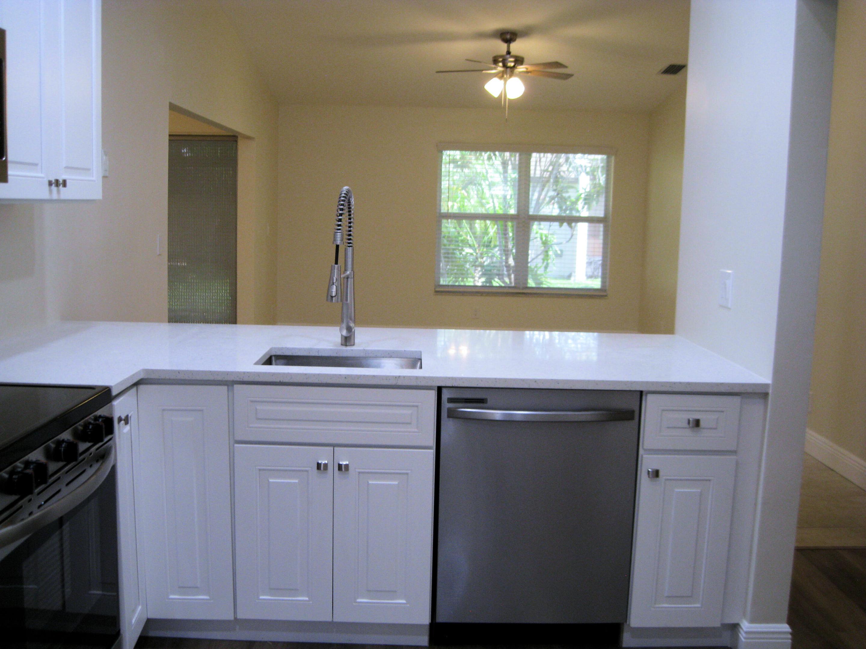 5085 Bottlebrush Street