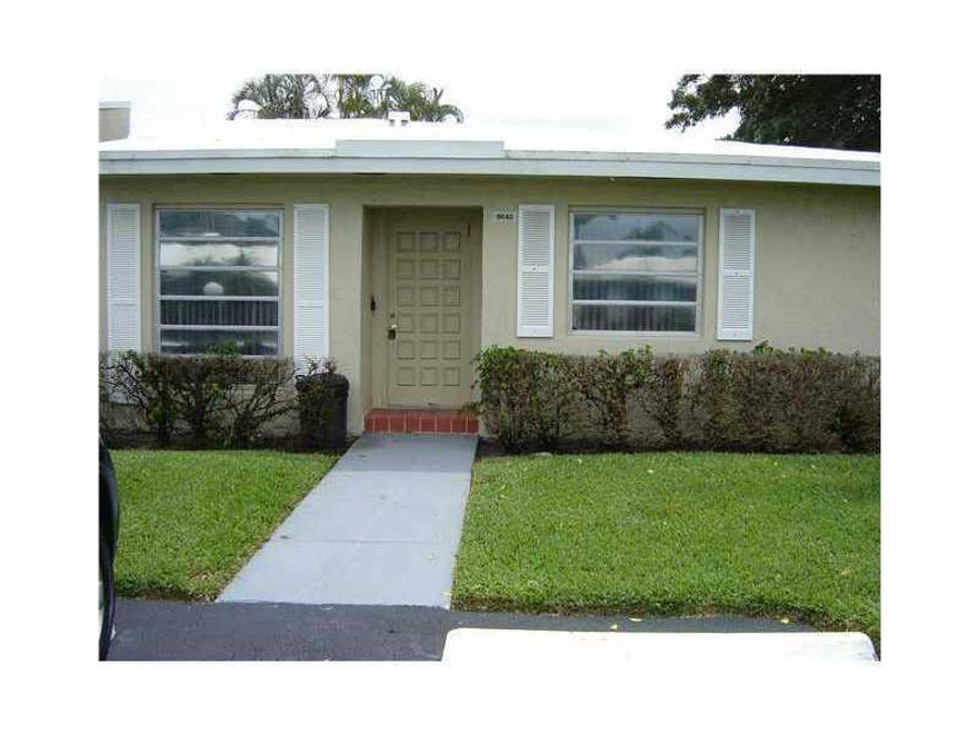 The 55+ and Older Community Beautiful with Porch,New applianes Totally Great Location