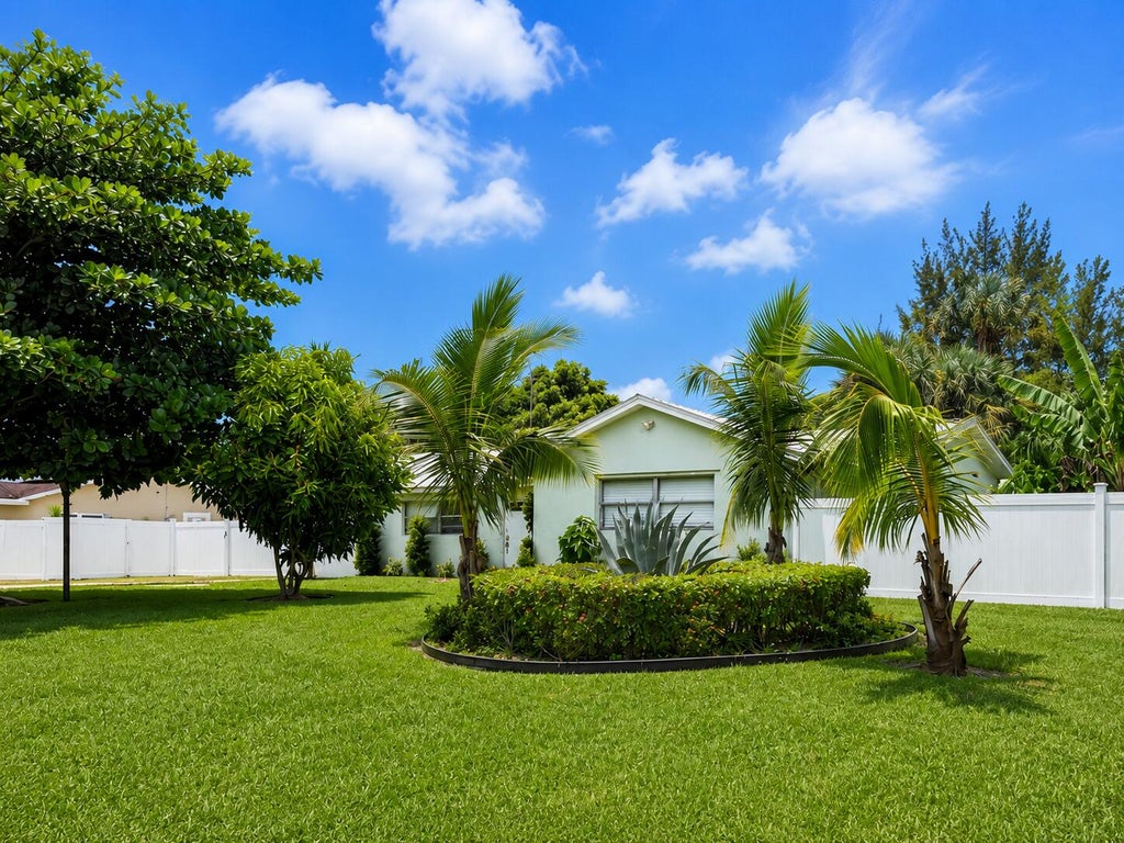 Photo of 6739 Patricia Drive, West Palm Beach, FL 33413 (MLS # B26056802)