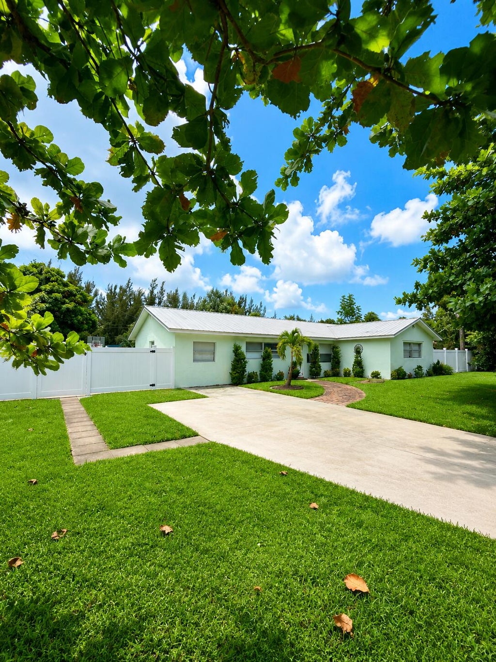 Photo of 6739 Patricia Drive, West Palm Beach, FL 33413 (MLS # B26056802)