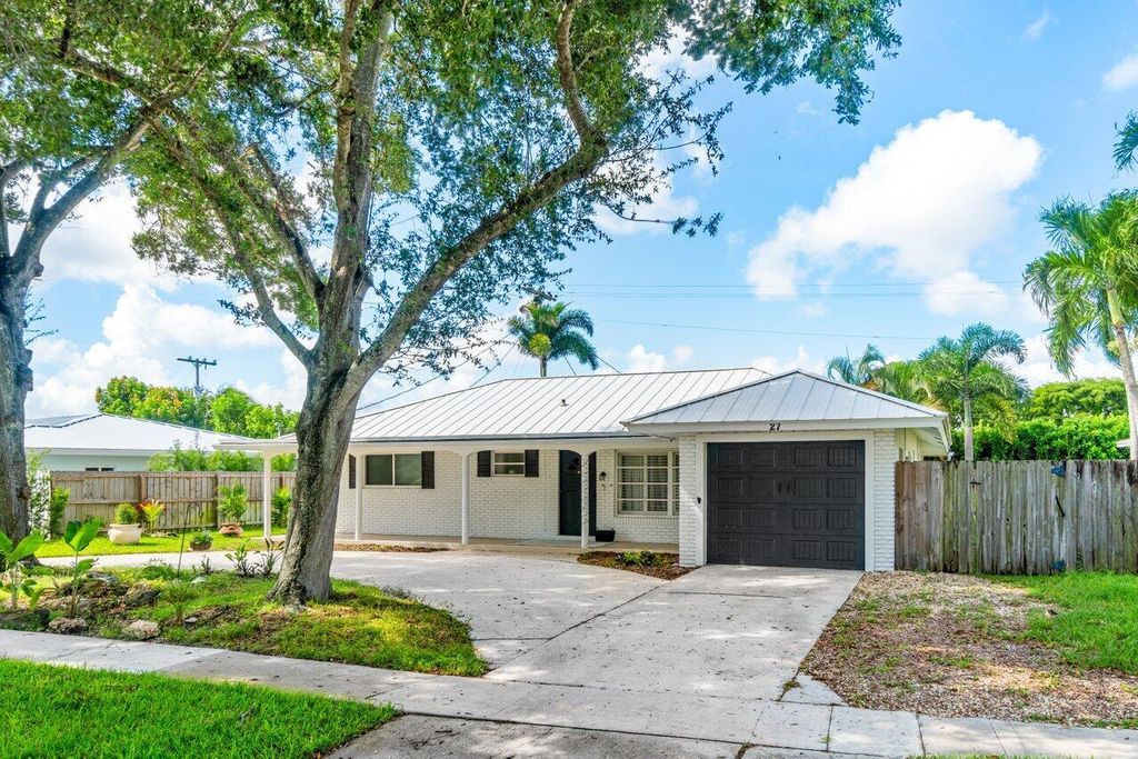 Photo of 27 Pinehurst Lane, Boca Raton, FL 33431 (MLS # R11023148)