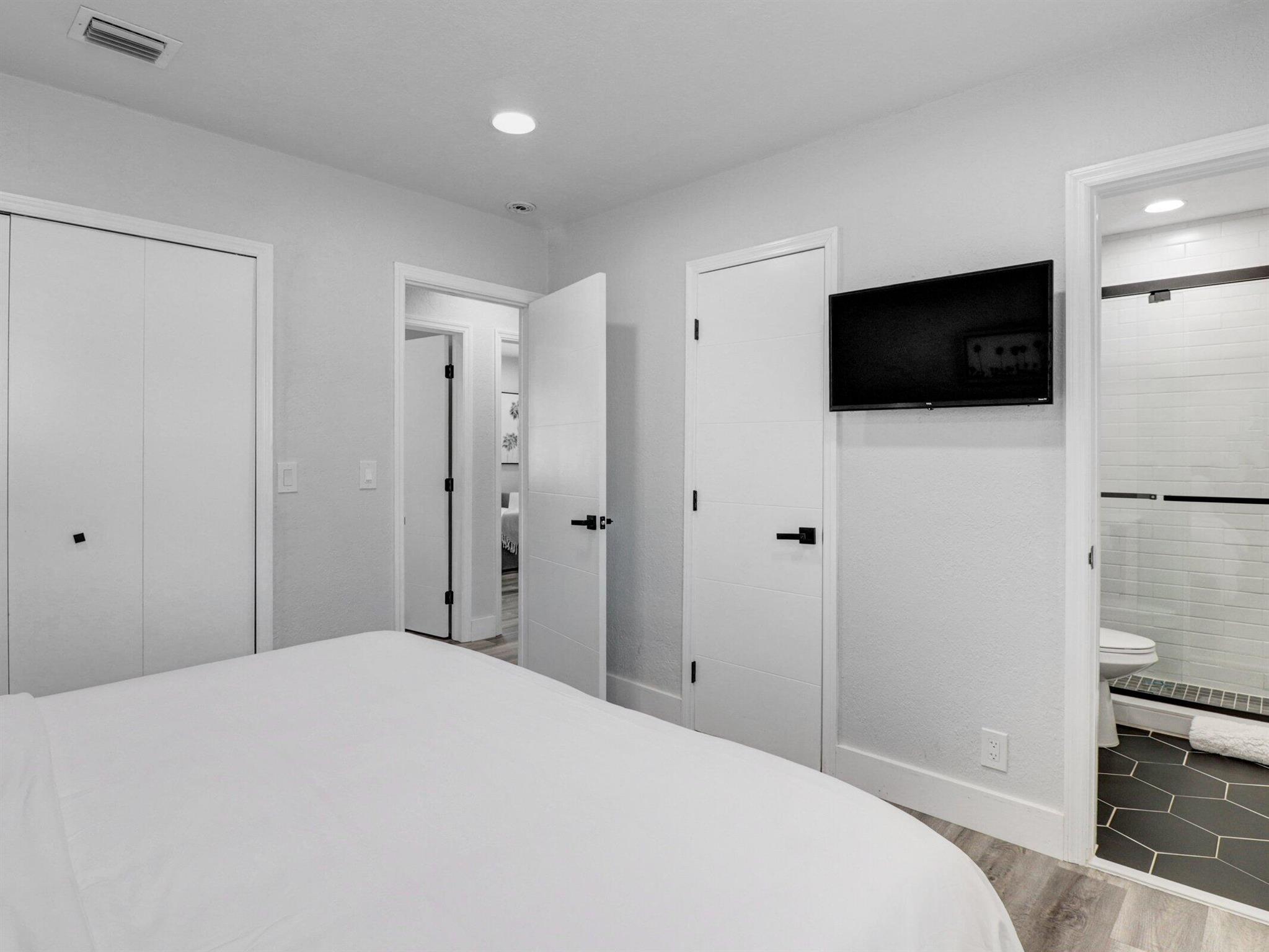 S/D OF 9-46-43 IN - Residential Income