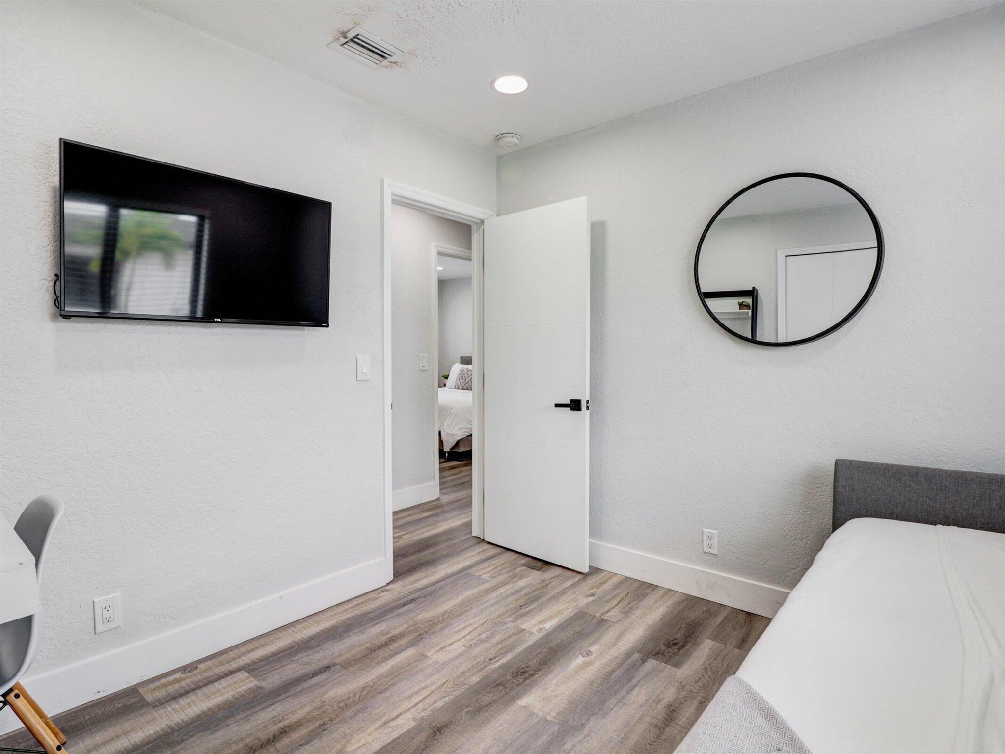 S/D OF 9-46-43 IN - Residential Income