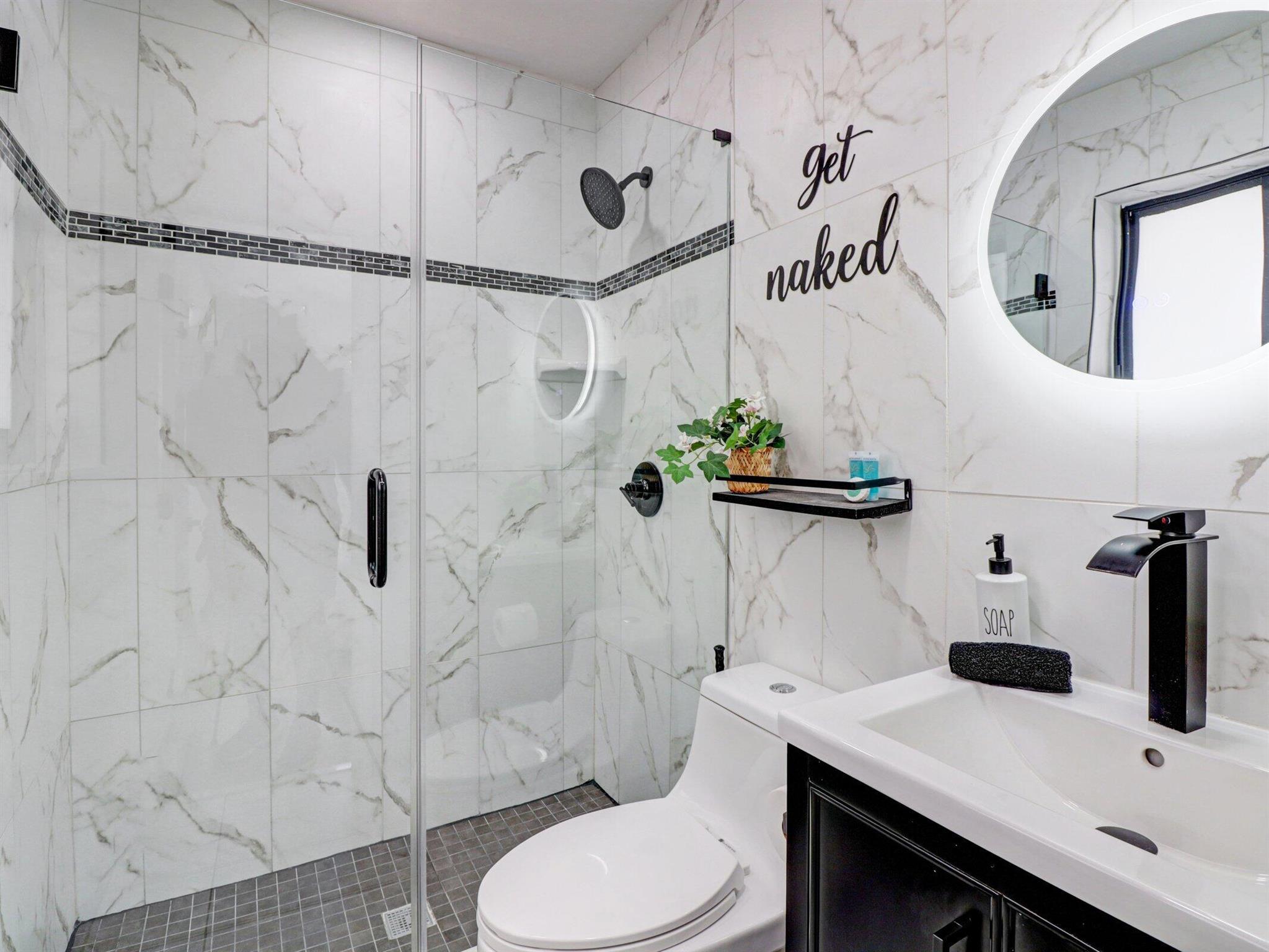 S/D OF 9-46-43 IN - Residential Income