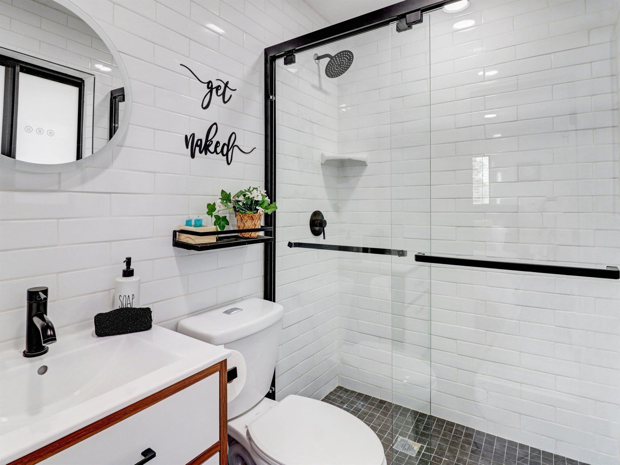 S/D OF 9-46-43 IN - Residential Income