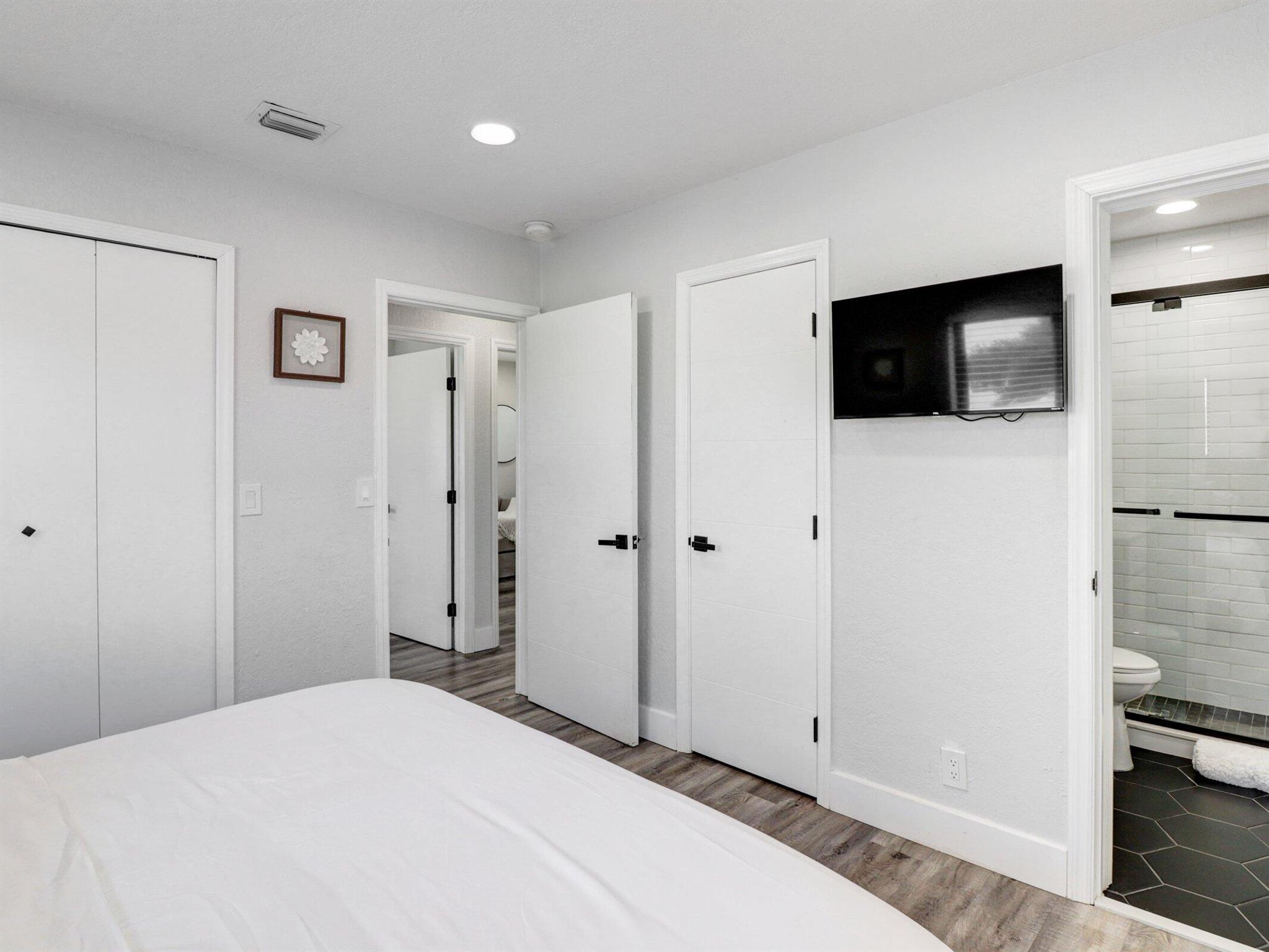 S/D OF 9-46-43 IN - Residential Income