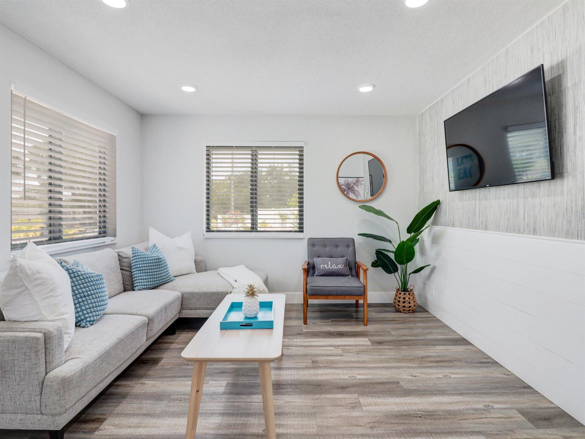 S/D OF 9-46-43 IN - Residential Income