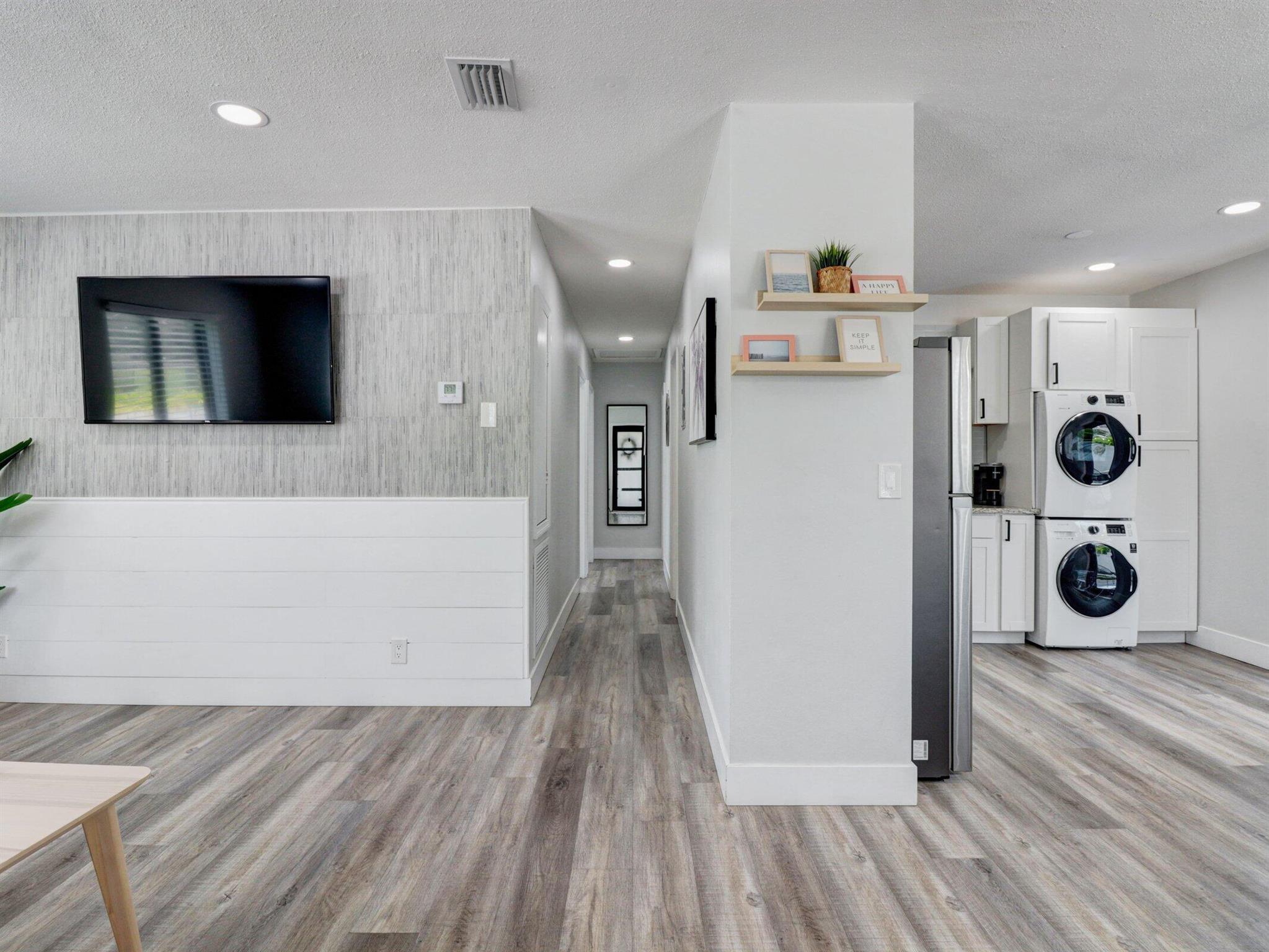 S/D OF 9-46-43 IN - Residential Income