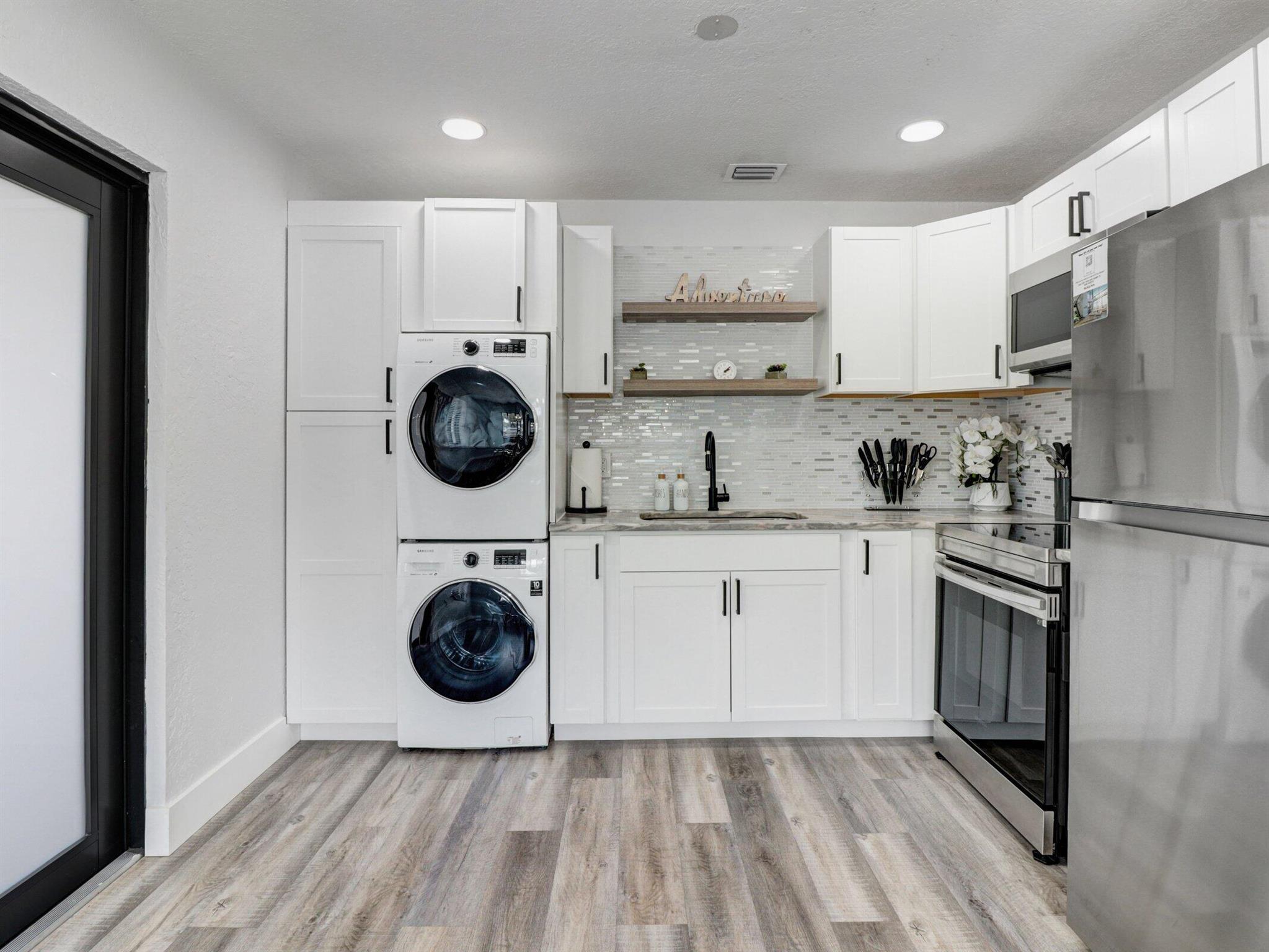 S/D OF 9-46-43 IN - Residential Income