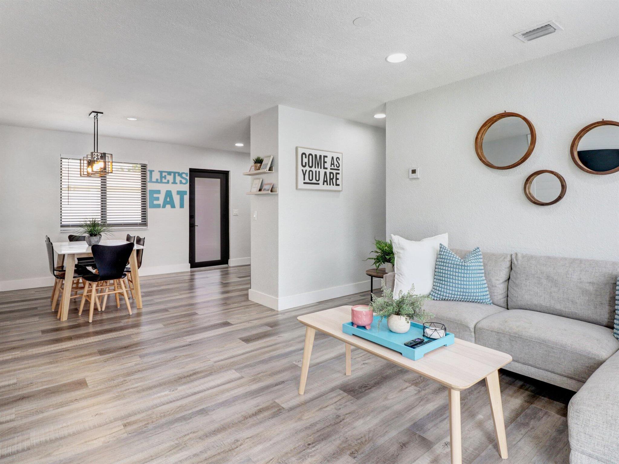 S/D OF 9-46-43 IN - Residential Income