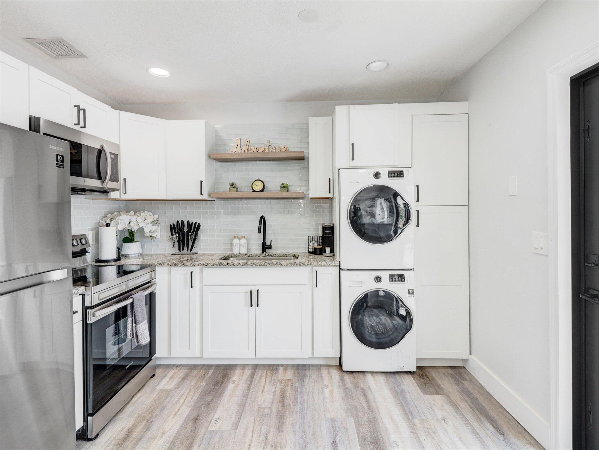 S/D OF 9-46-43 IN - Residential Income