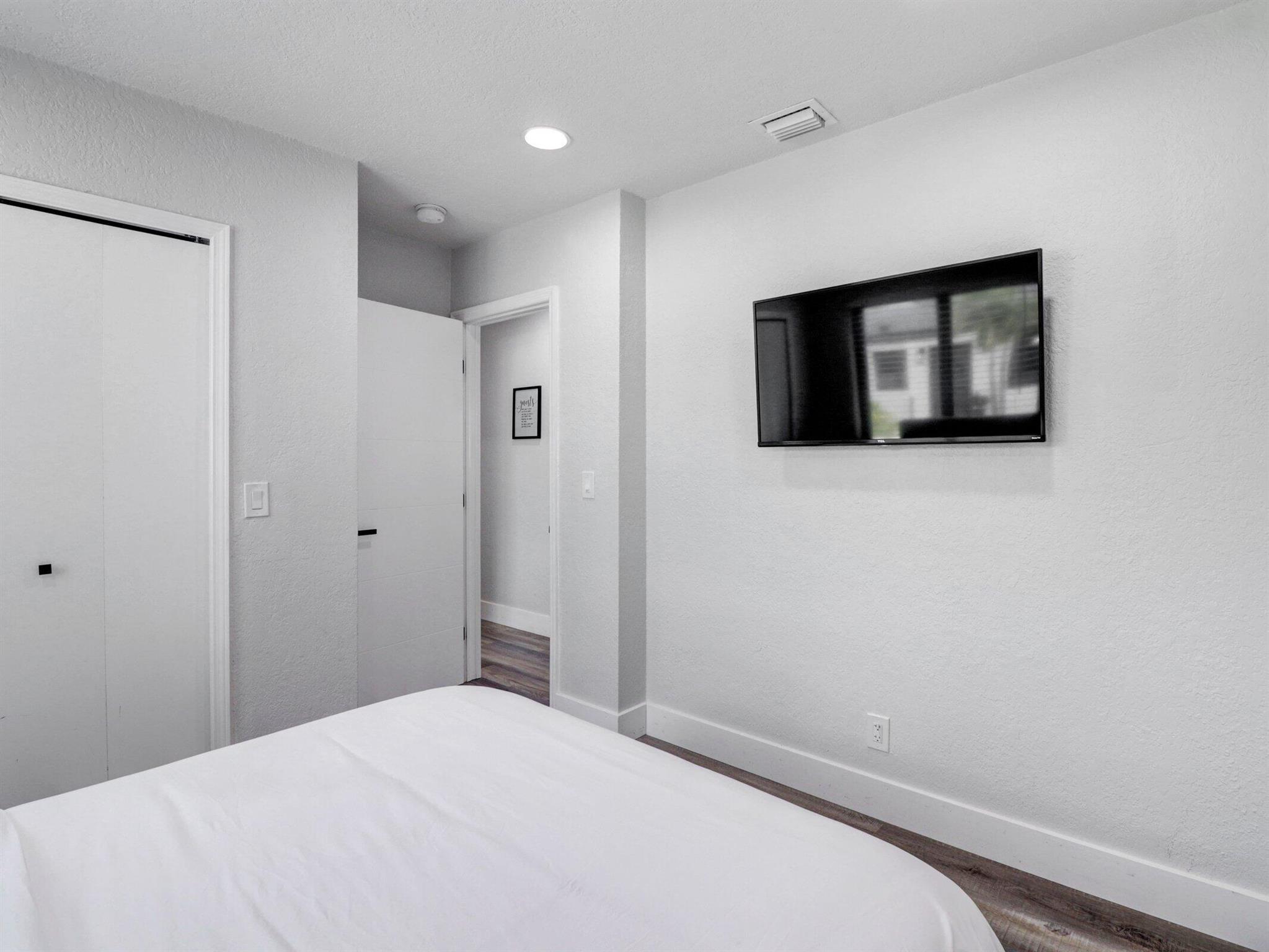 S/D OF 9-46-43 IN - Residential Income