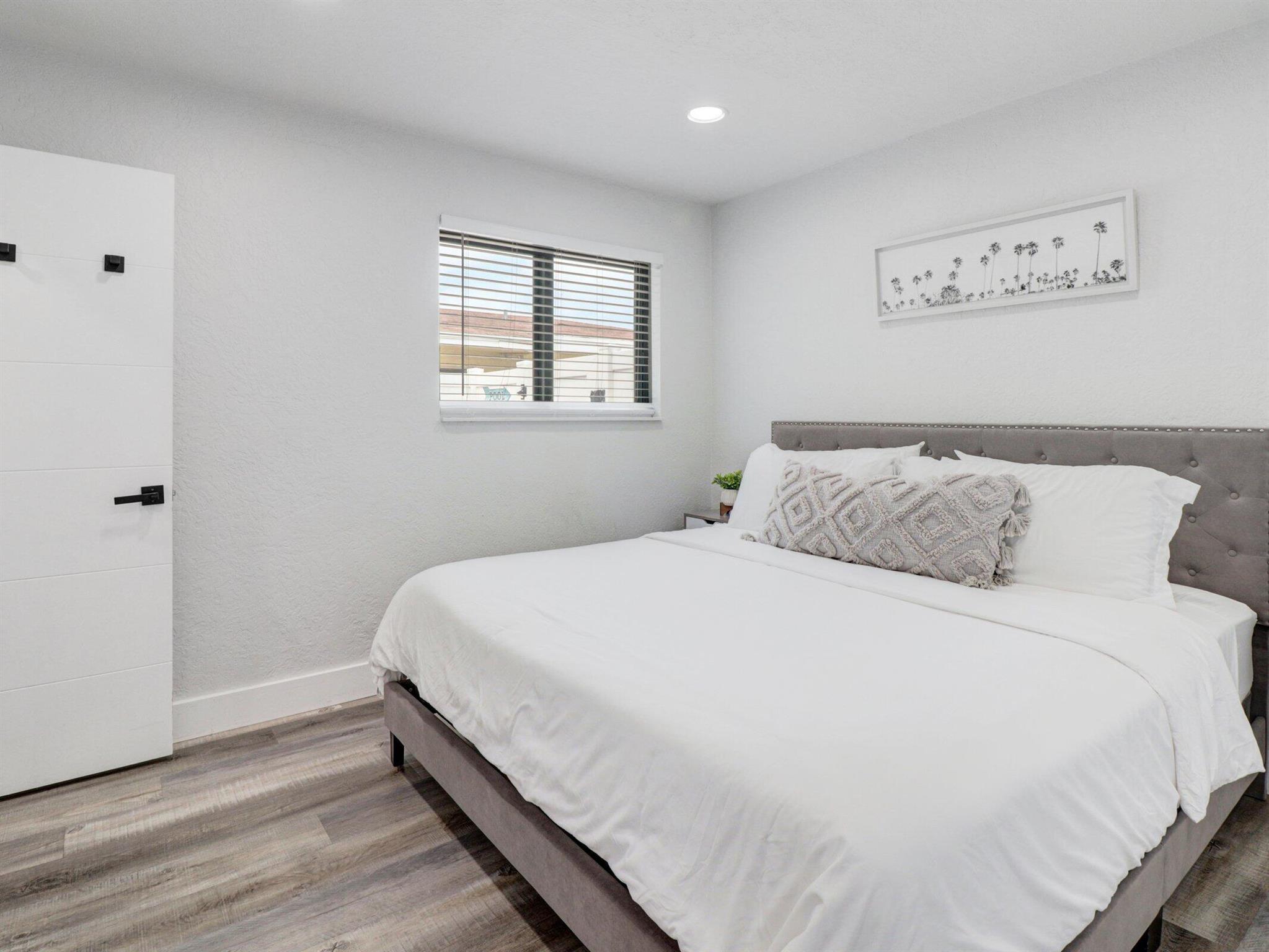 S/D OF 9-46-43 IN - Residential Income