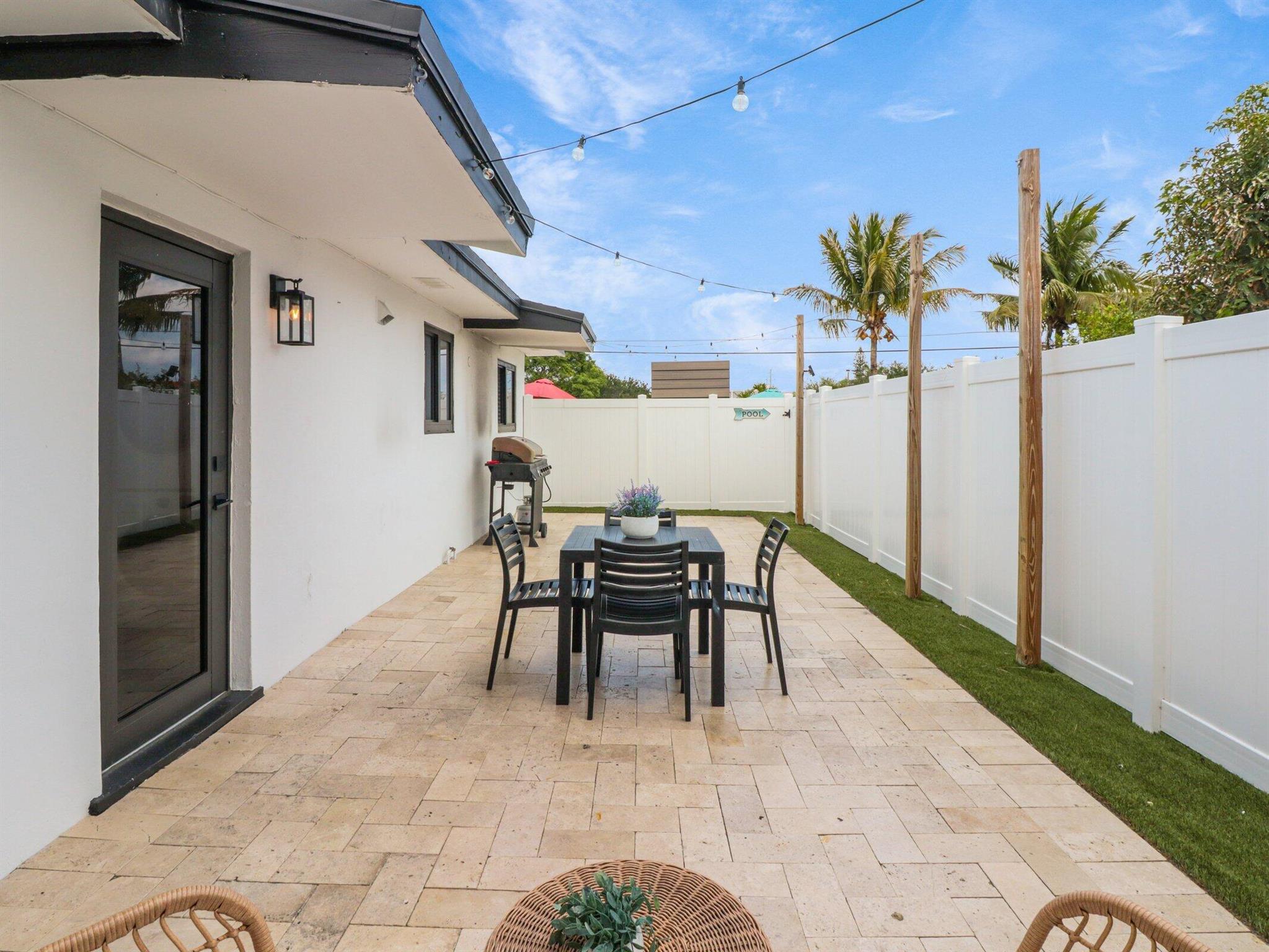 S/D OF 9-46-43 IN - Residential Income