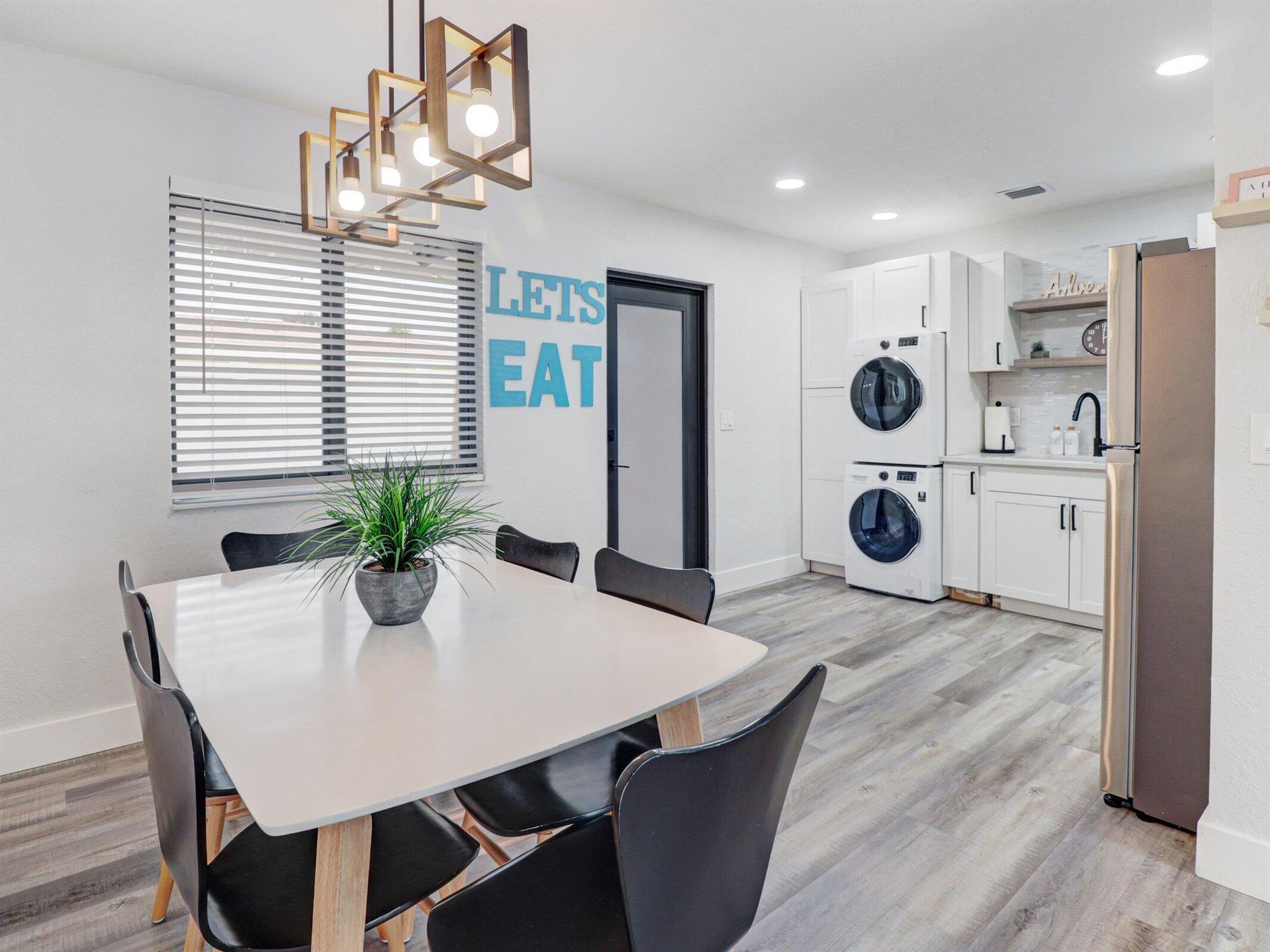 S/D OF 9-46-43 IN - Residential Income