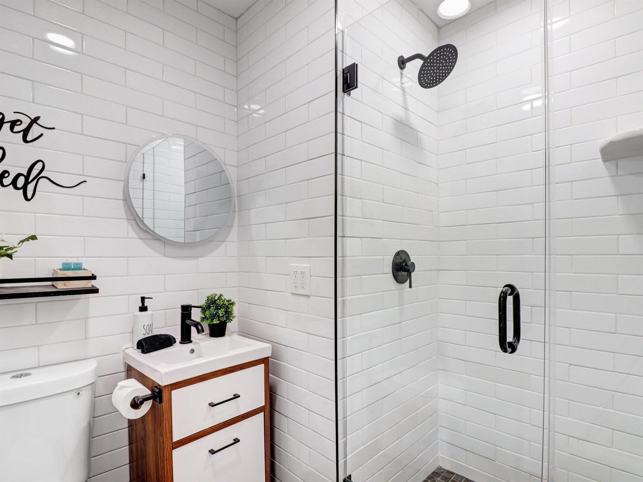 S/D OF 9-46-43 IN - Residential Income