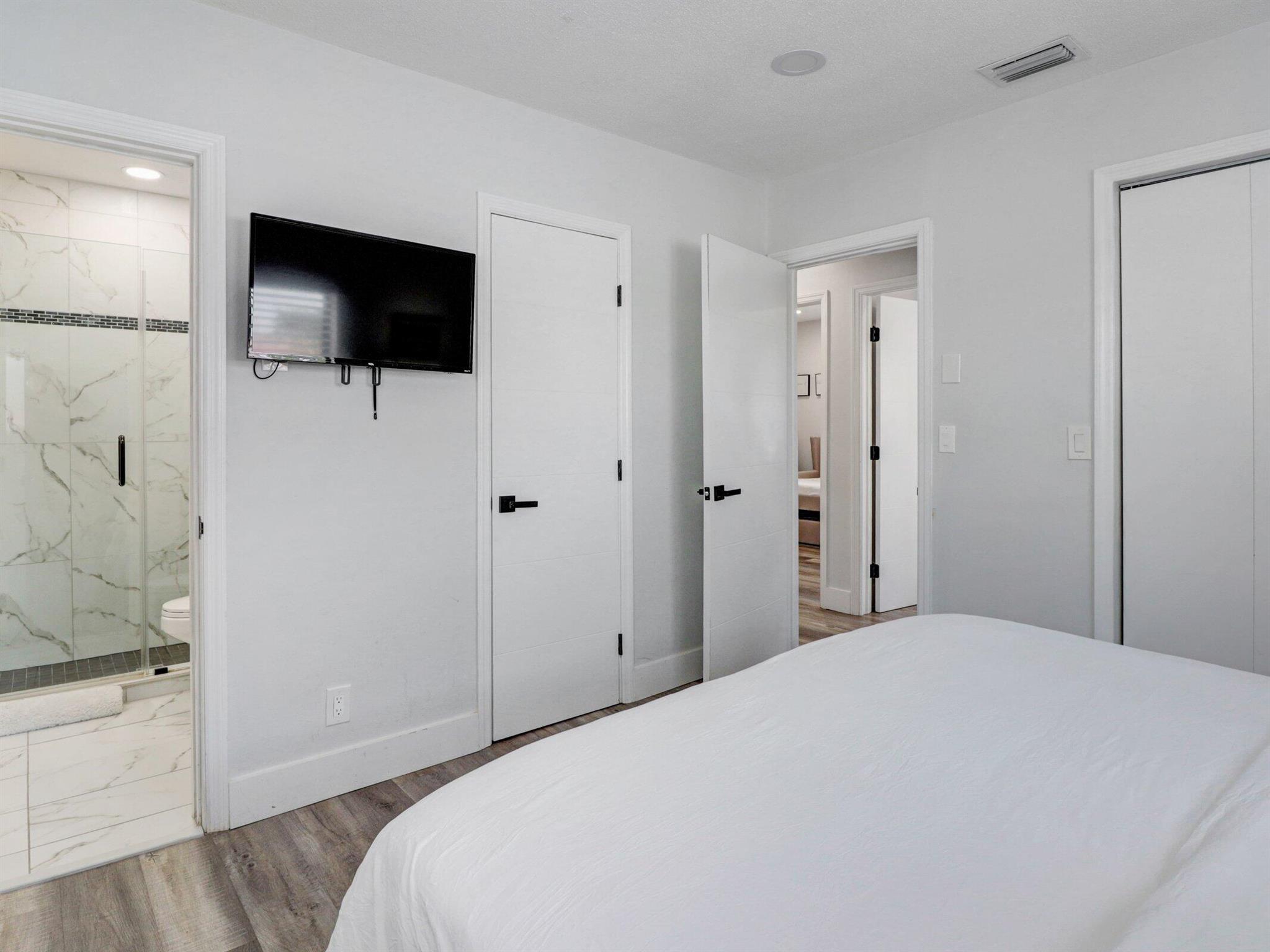 S/D OF 9-46-43 IN - Residential Income