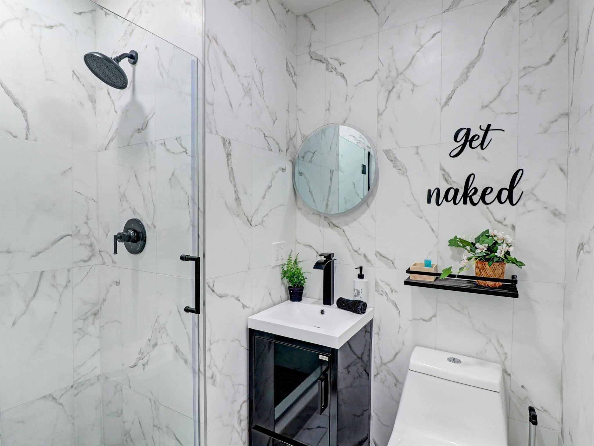 S/D OF 9-46-43 IN - Residential Income