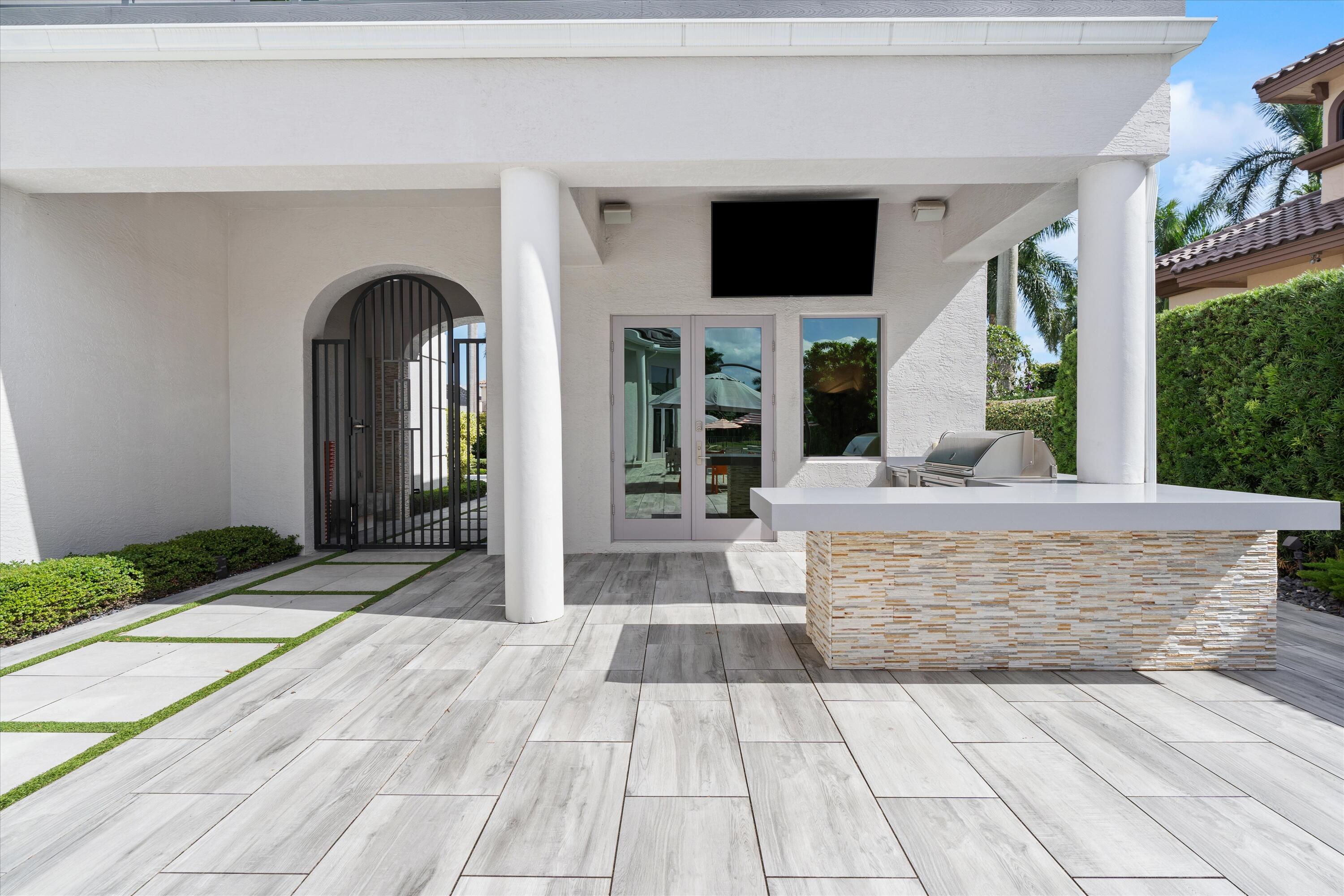 ROYAL HIDDEN COVE / POLO CLUB - Residential