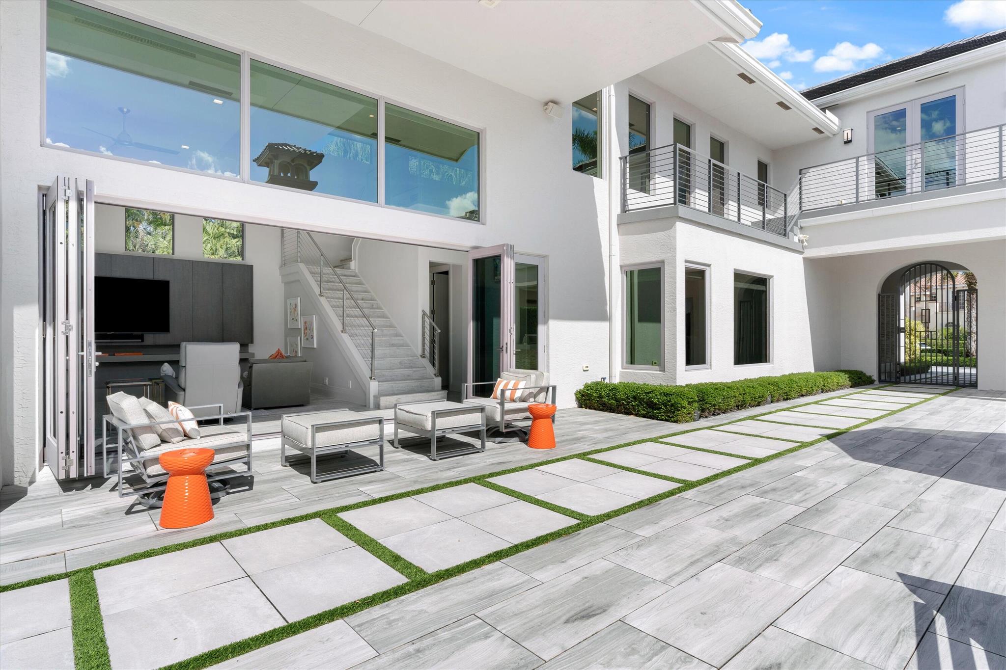 ROYAL HIDDEN COVE / POLO - Residential