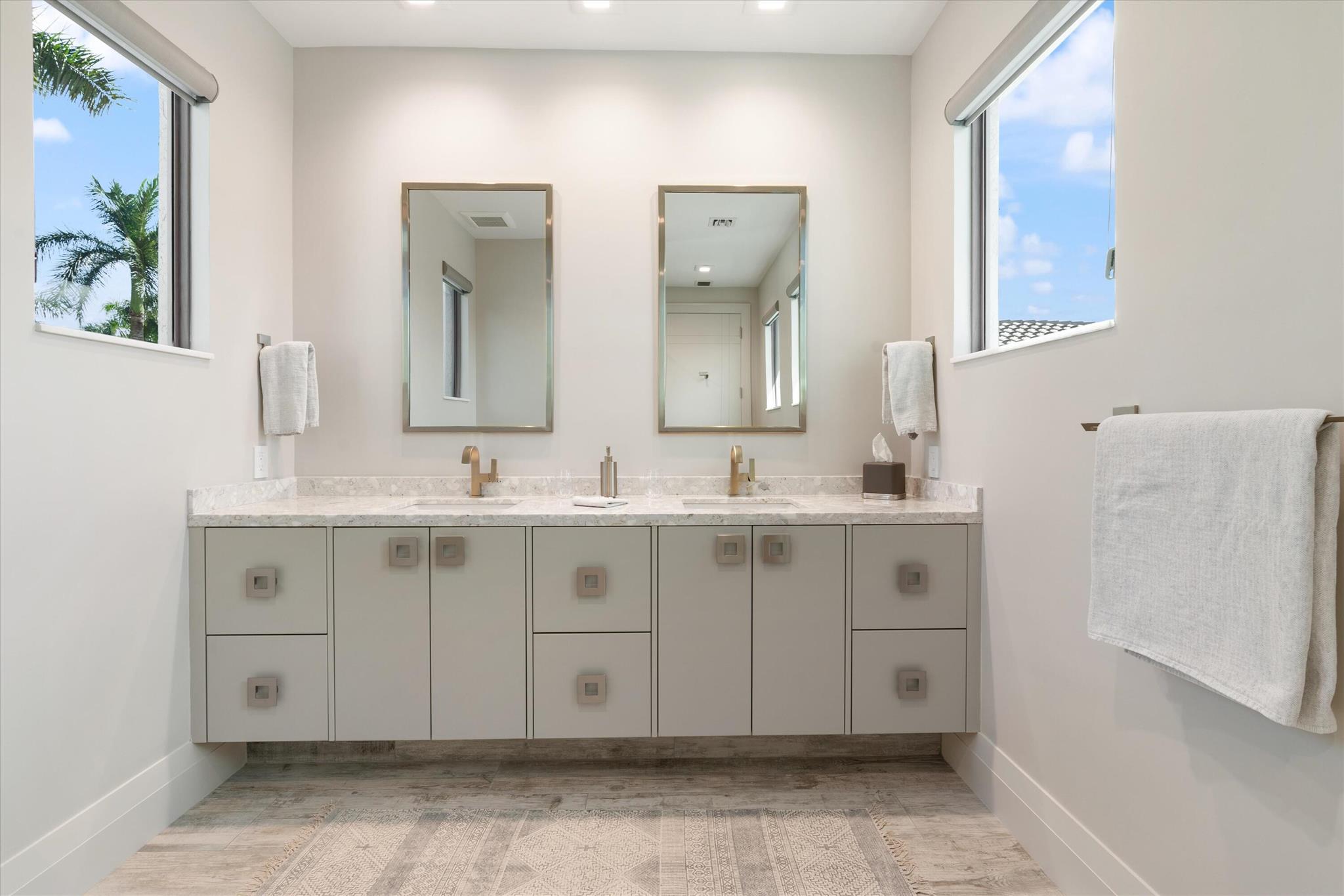 ROYAL HIDDEN COVE / POLO - Residential