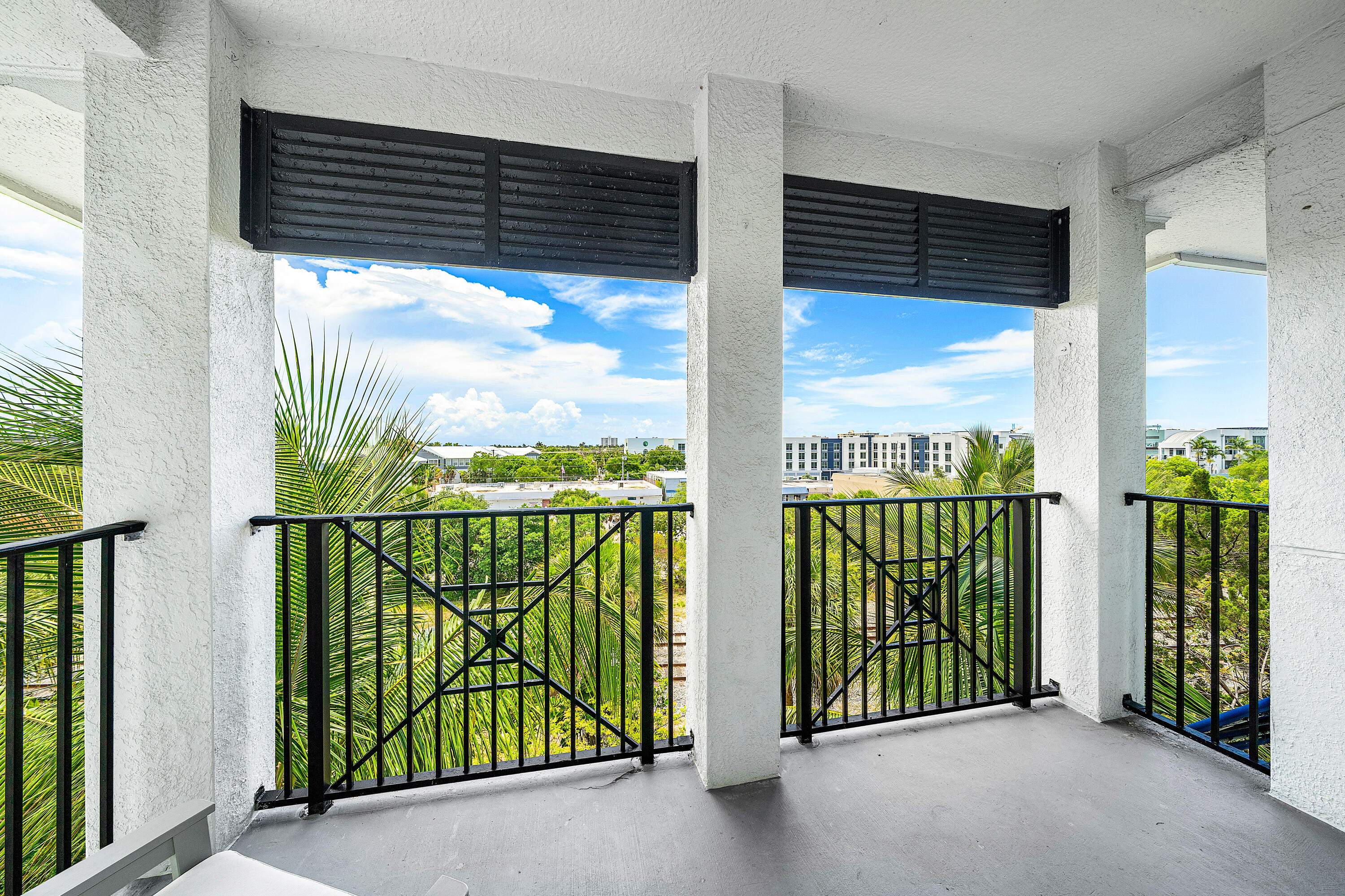 PINEAPPLE GROVE VILLAGE CONDO - Residential