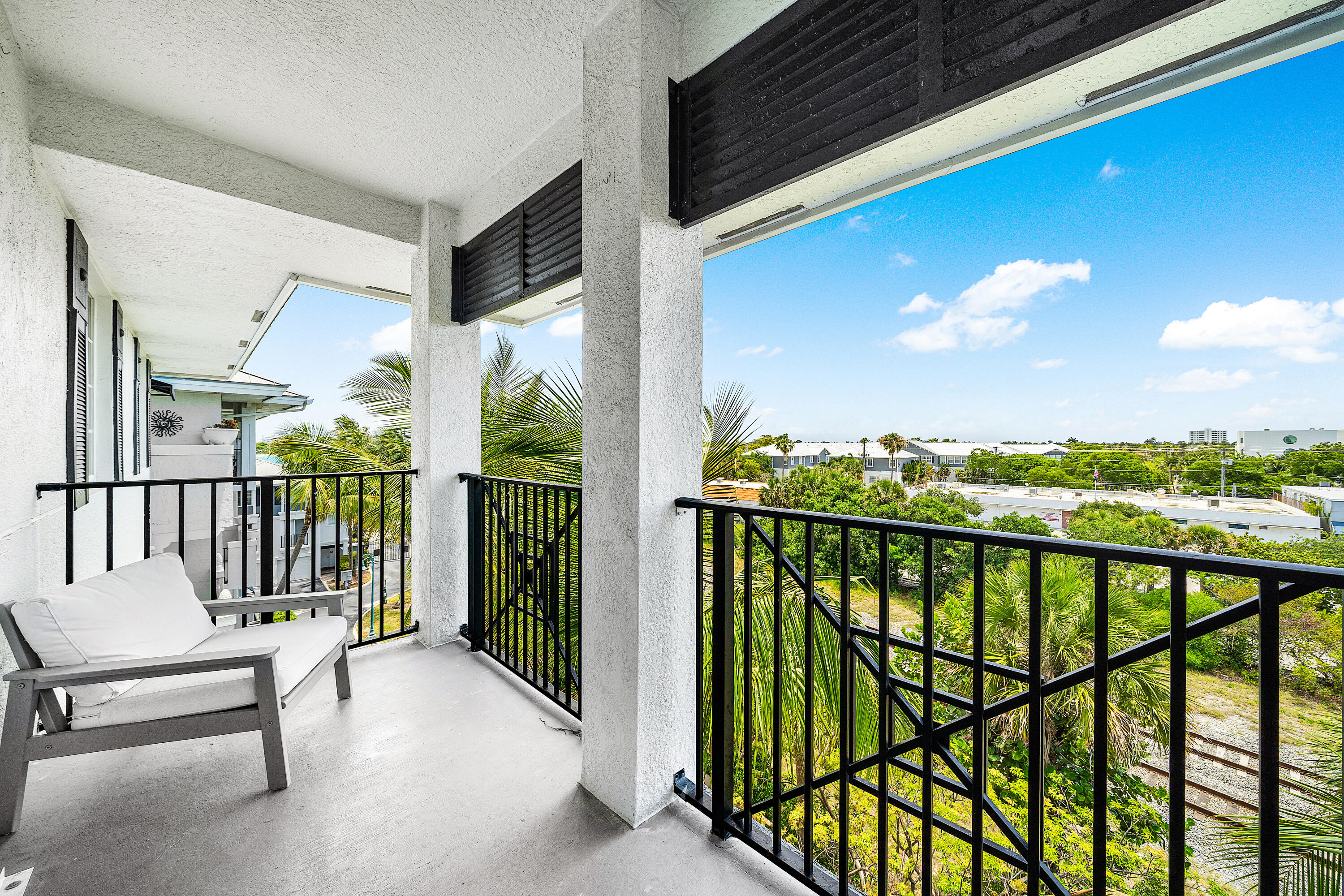 PINEAPPLE GROVE VILLAGE CONDO - Residential