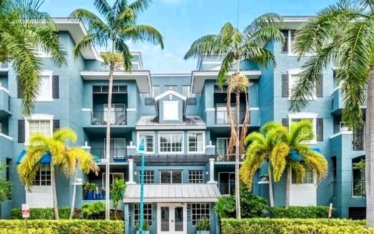 PINEAPPLE GROVE VILLAGE CONDO - Residential