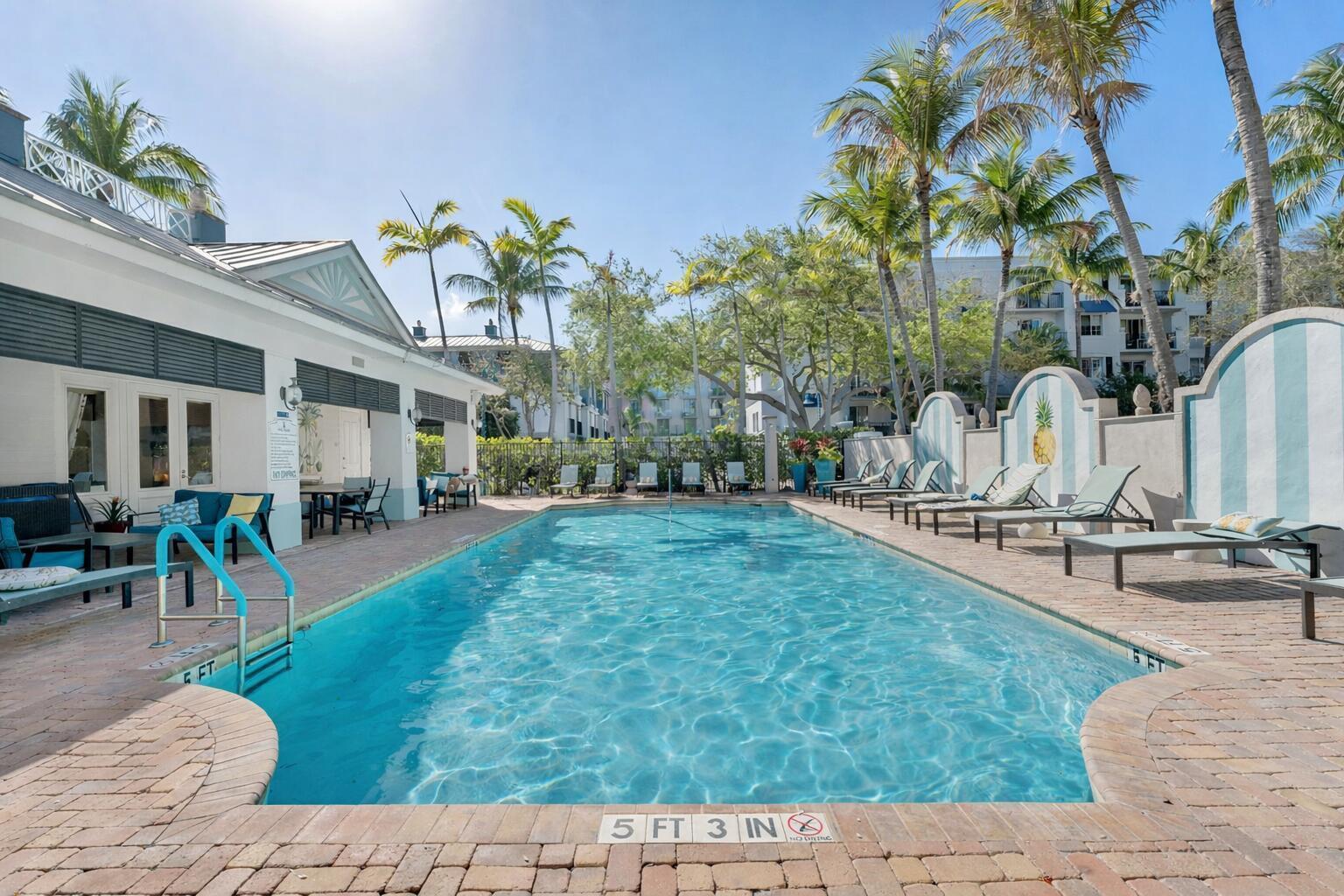 PINEAPPLE GROVE VILLAGE CONDO - Residential