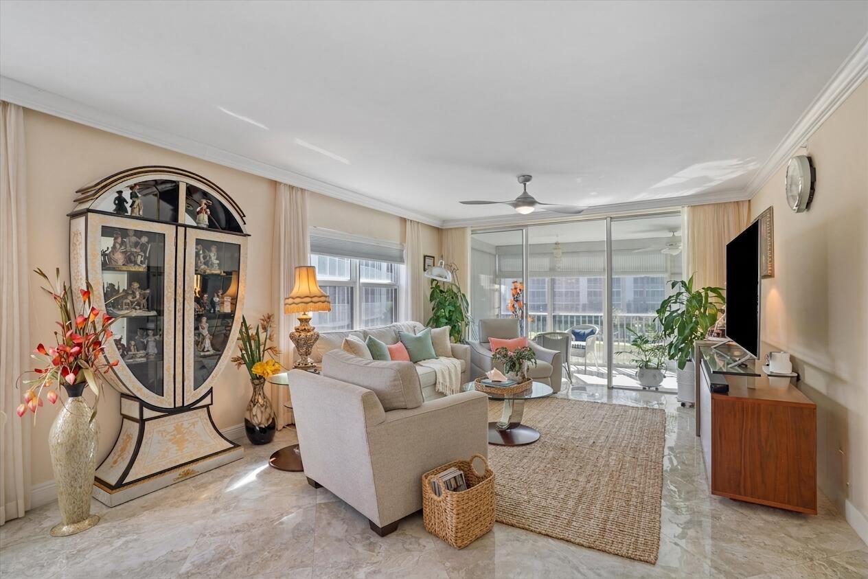 SEAGATE OF HIGHLAND CONDO - Residential