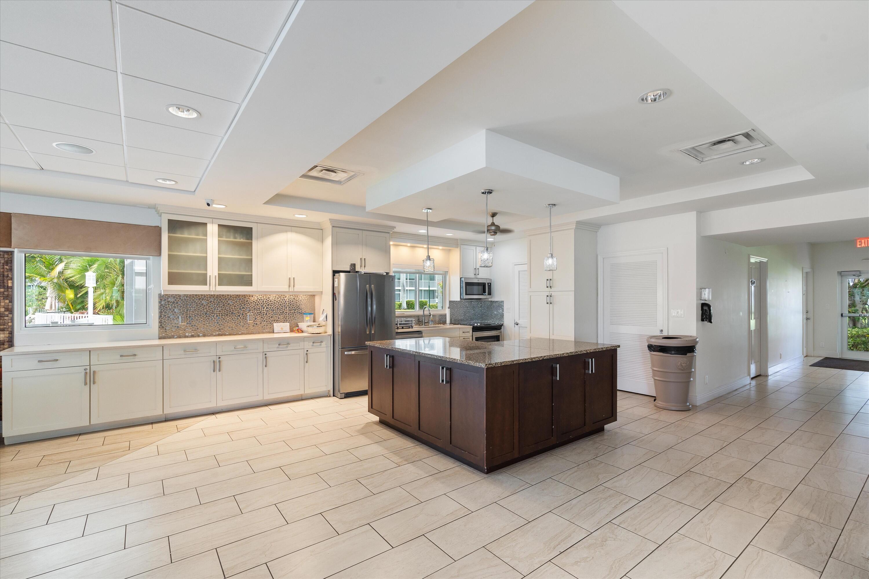 SEAGATE OF HIGHLAND CONDO - Residential