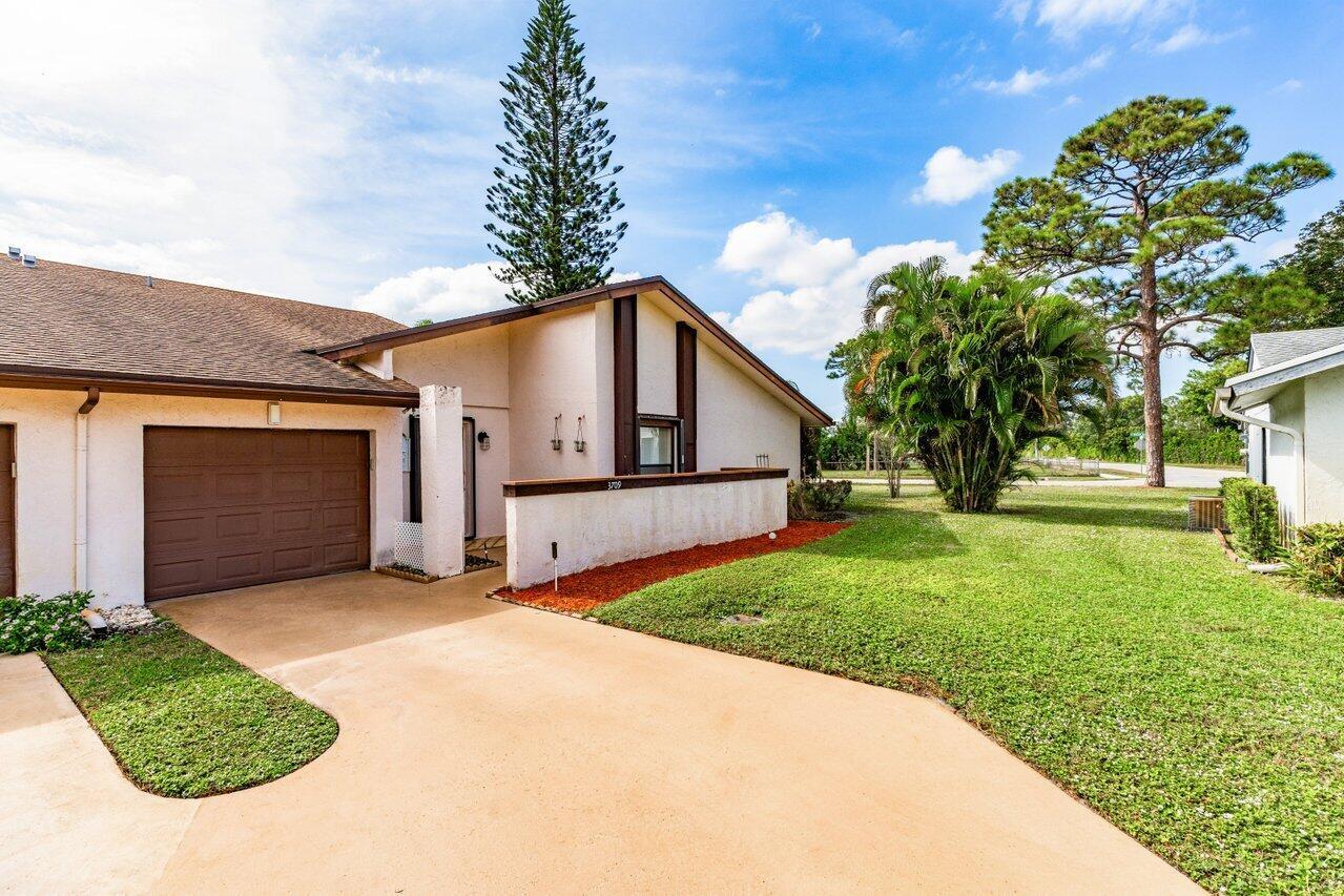 VILLAGES OF WOODLAKE 1 - Residential