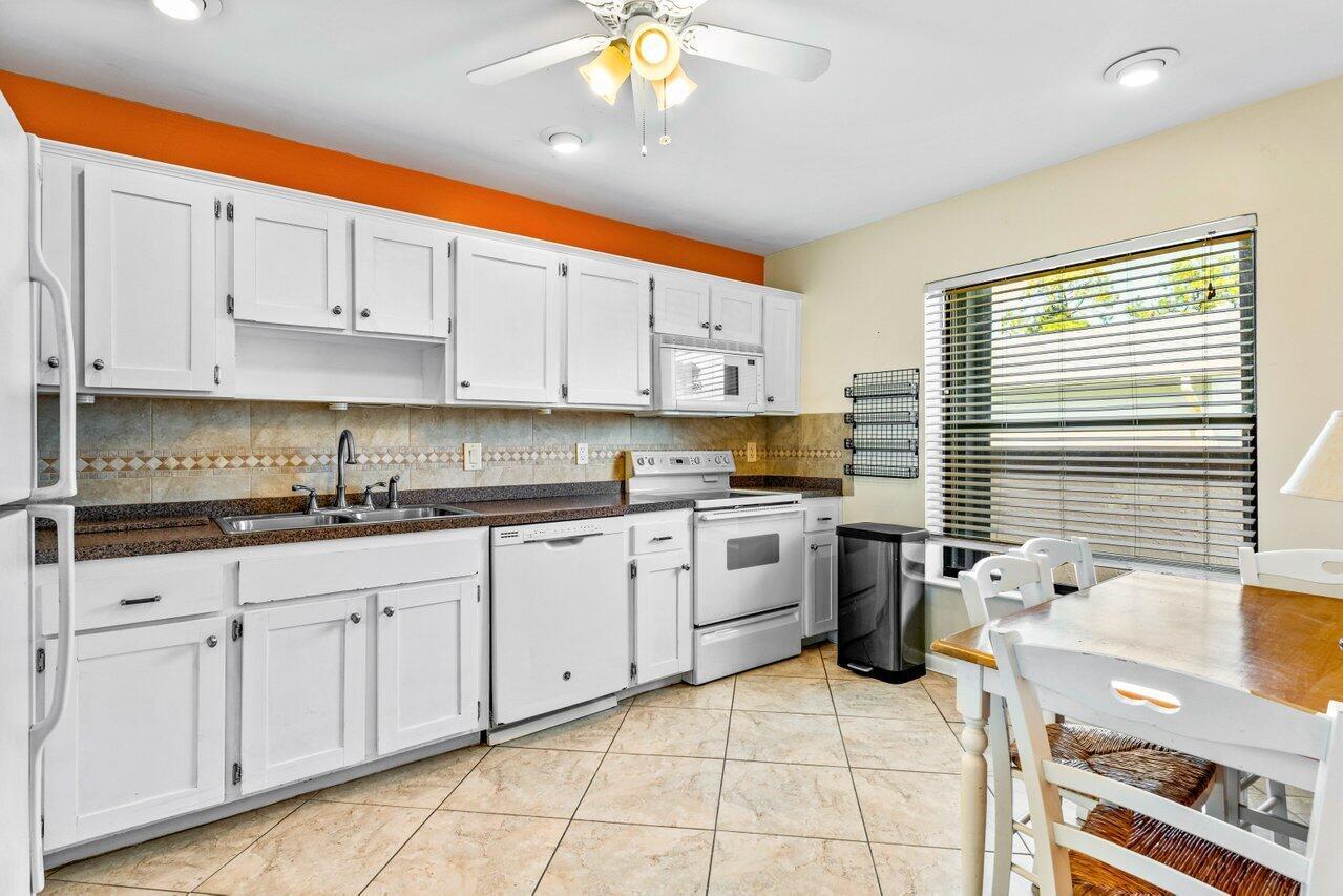 VILLAGES OF WOODLAKE 1 - Residential