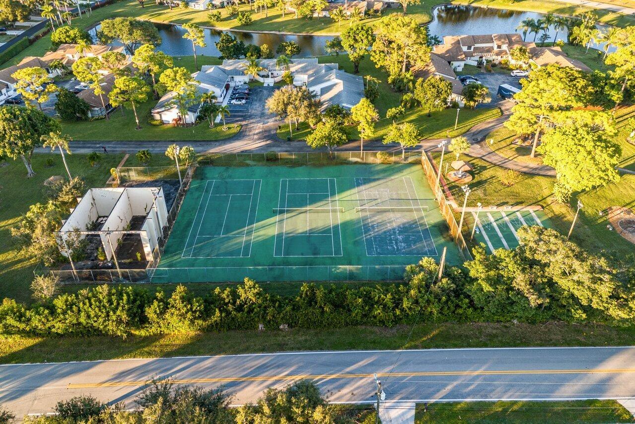 VILLAGES OF WOODLAKE 1 - Residential