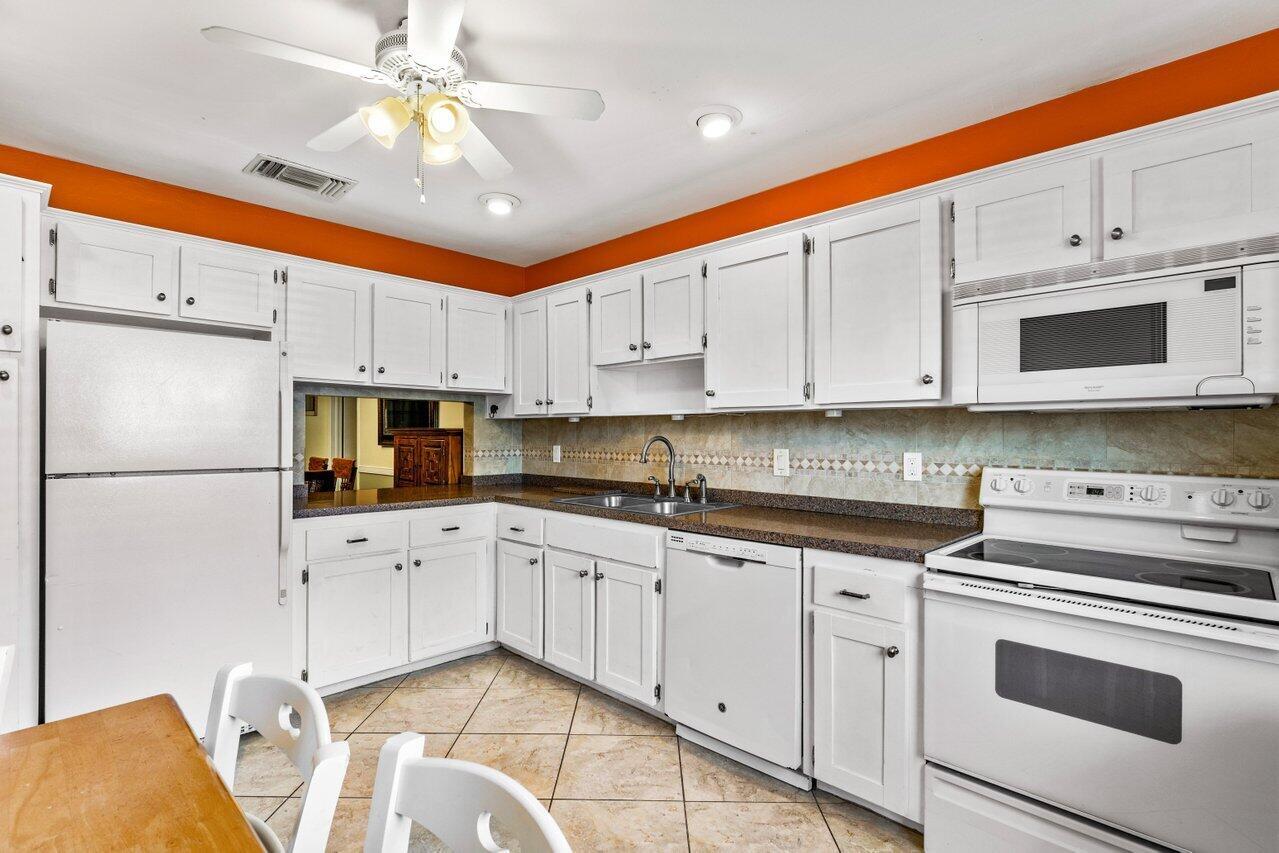 VILLAGES OF WOODLAKE 1 - Residential