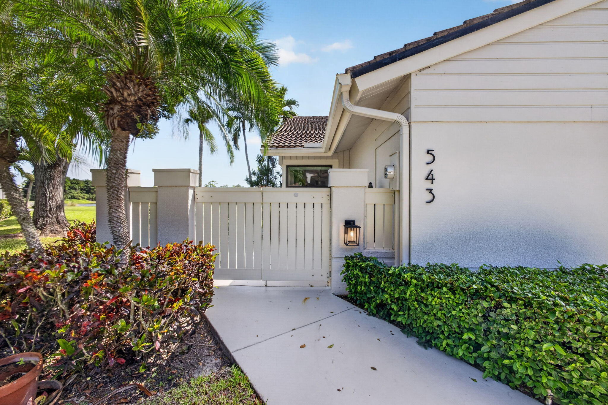 543 Prestwick Circle