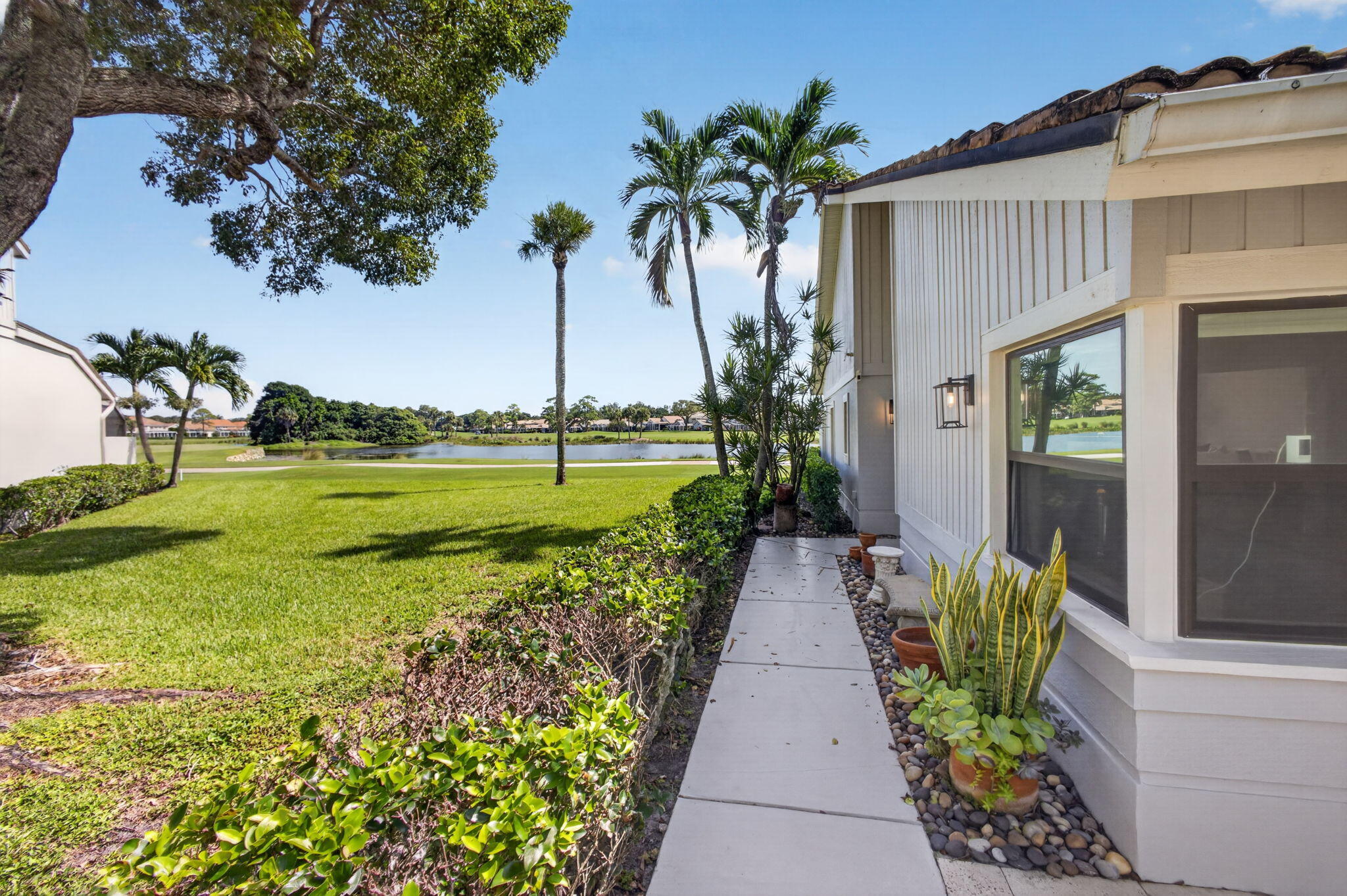 543 Prestwick Circle